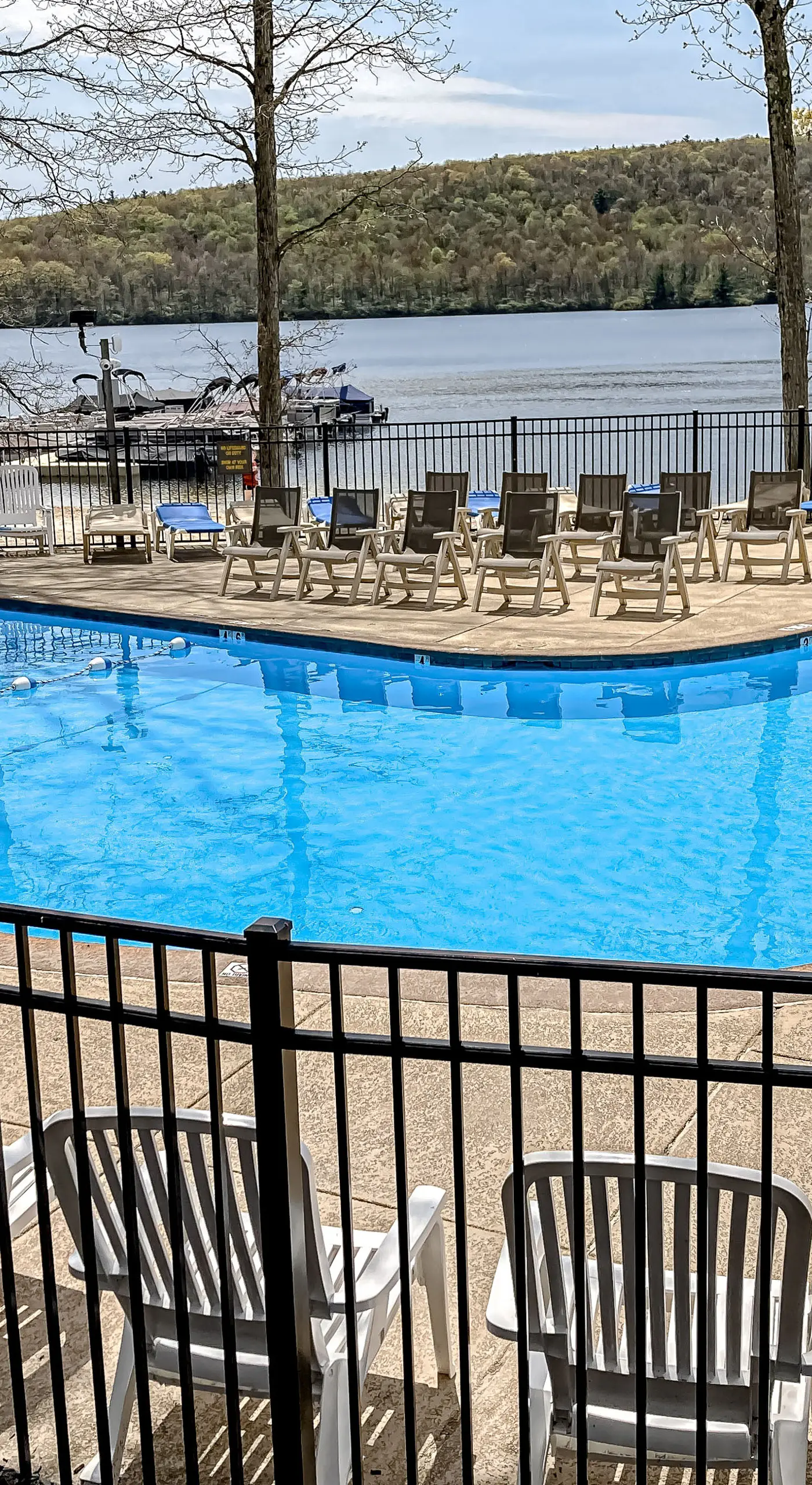 Lakefront Poconos Retreat! Pool & Hot Tub Access