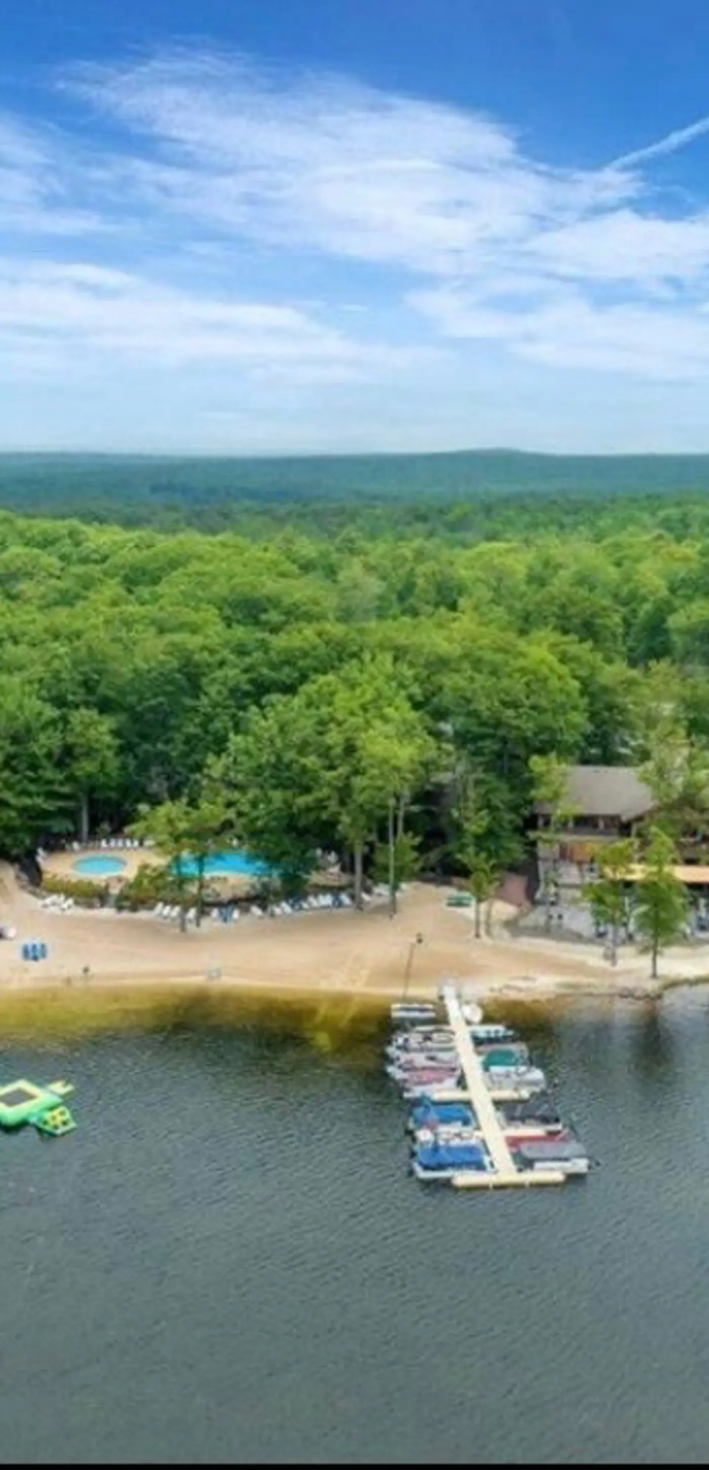 Lakefront Poconos Retreat! Pool & Hot Tub Access