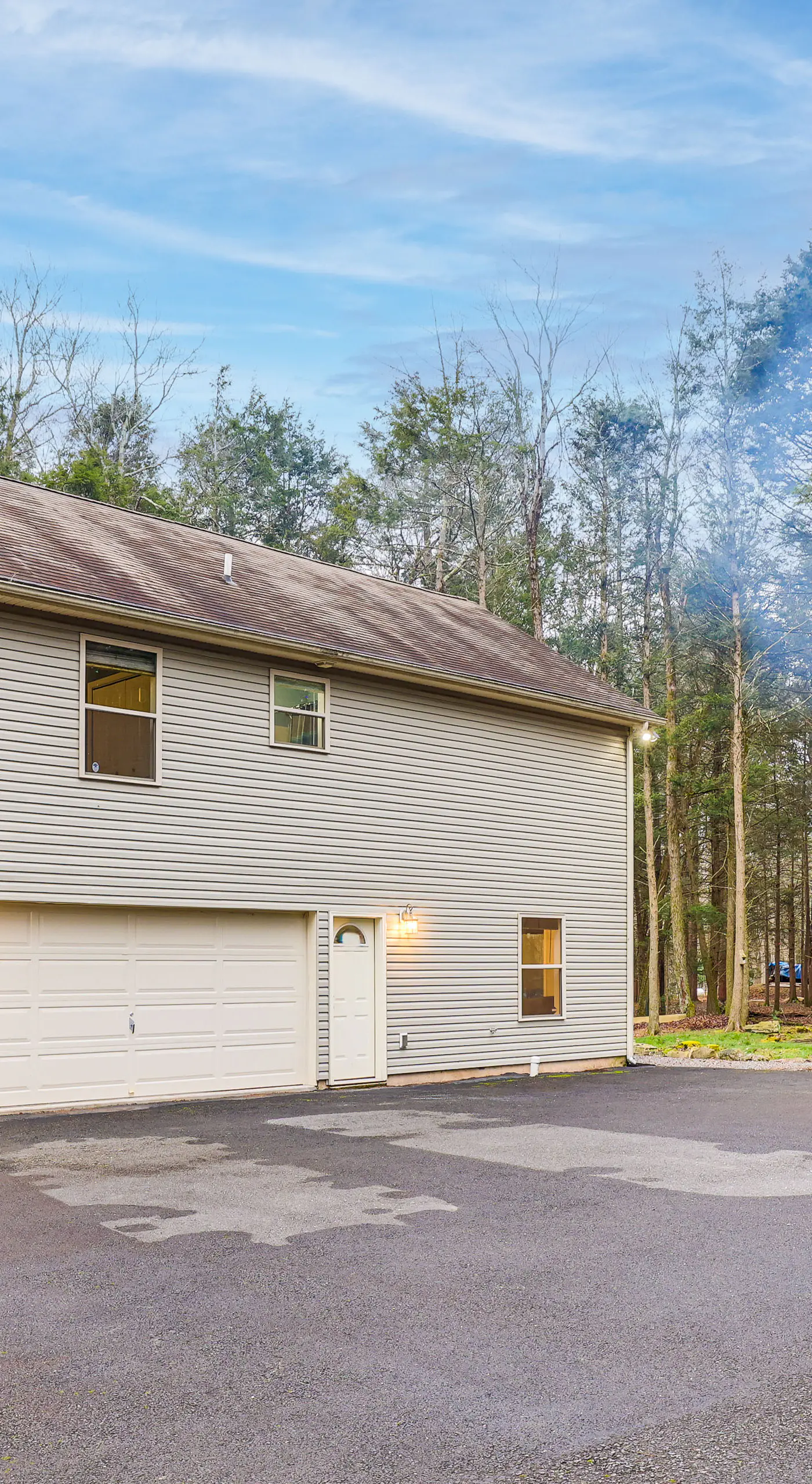 Fire Pit, Game Room, Lake, On-Site Stream Poconos!