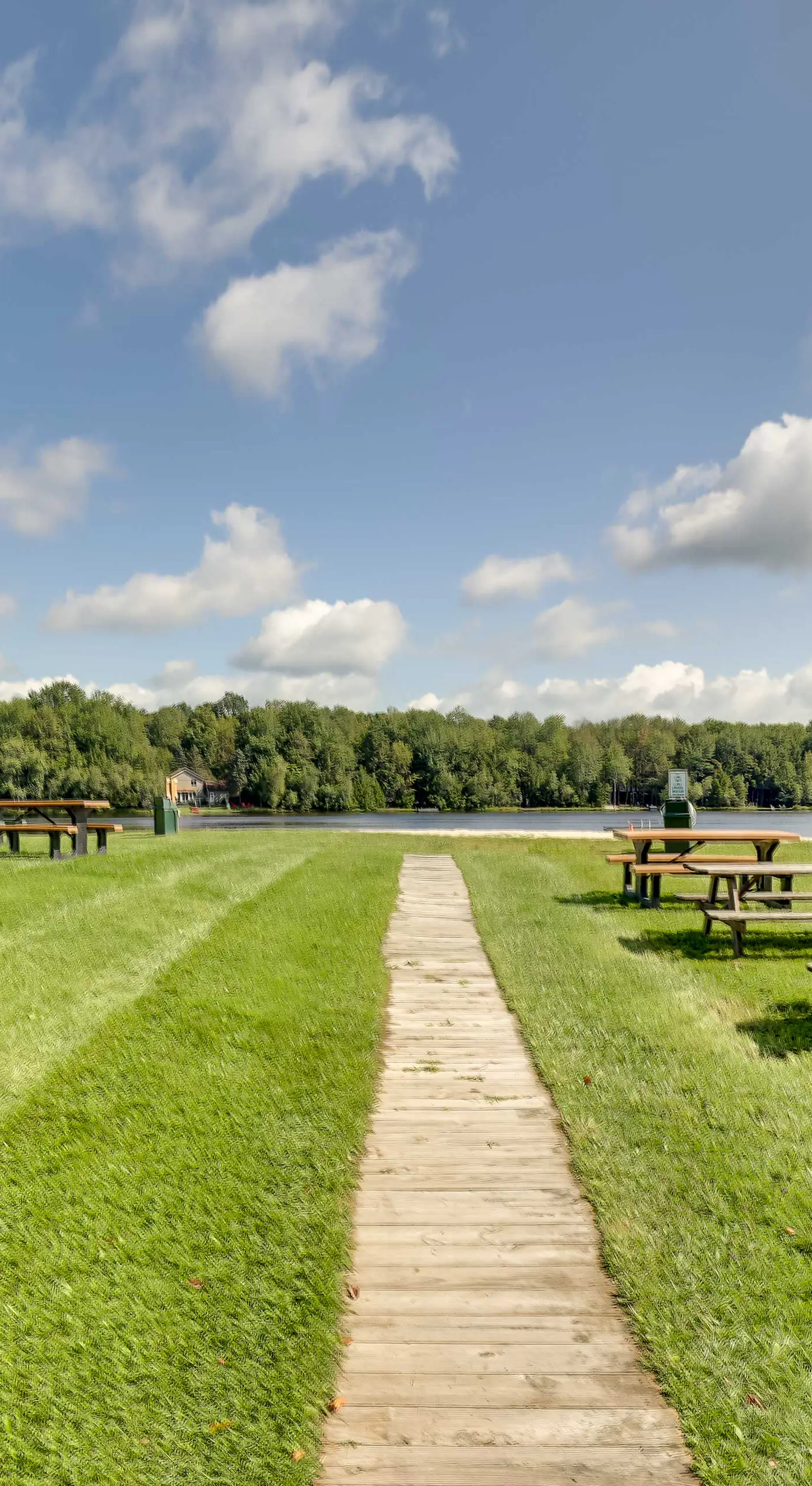 Fire Pit, Game Room, Lake, On-Site Stream Poconos!