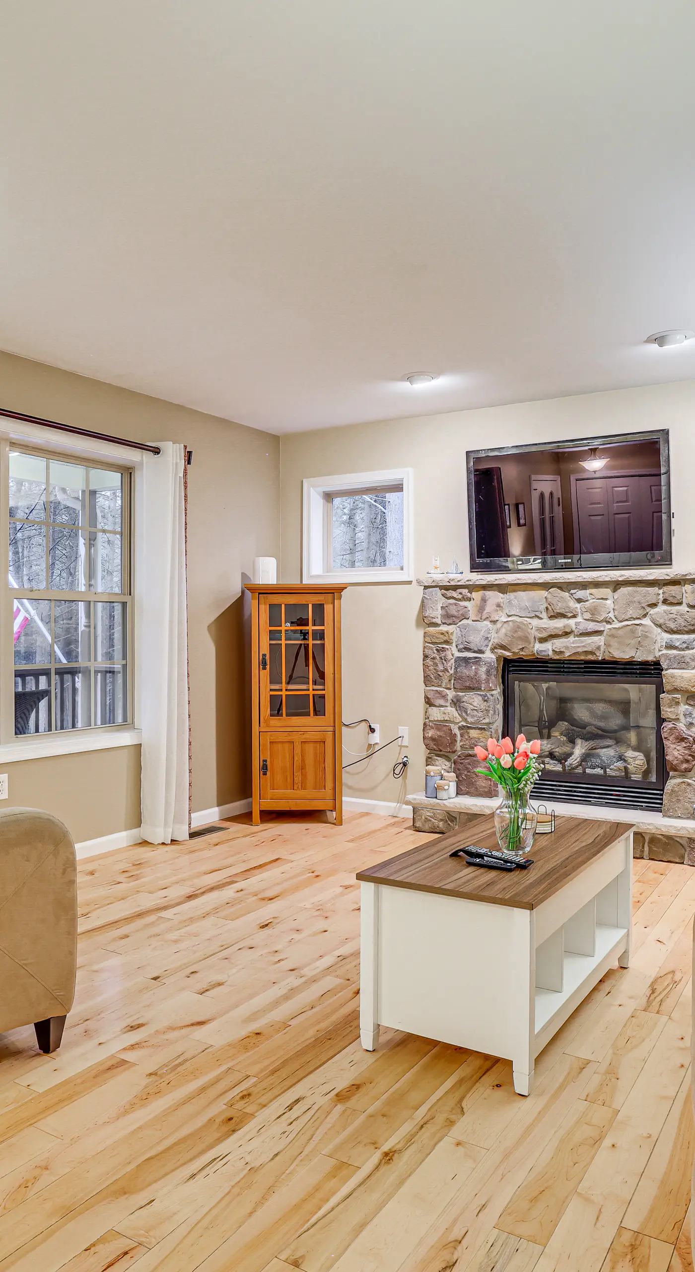 Fire Pit, Game Room, Lake, On-Site Stream Poconos!
