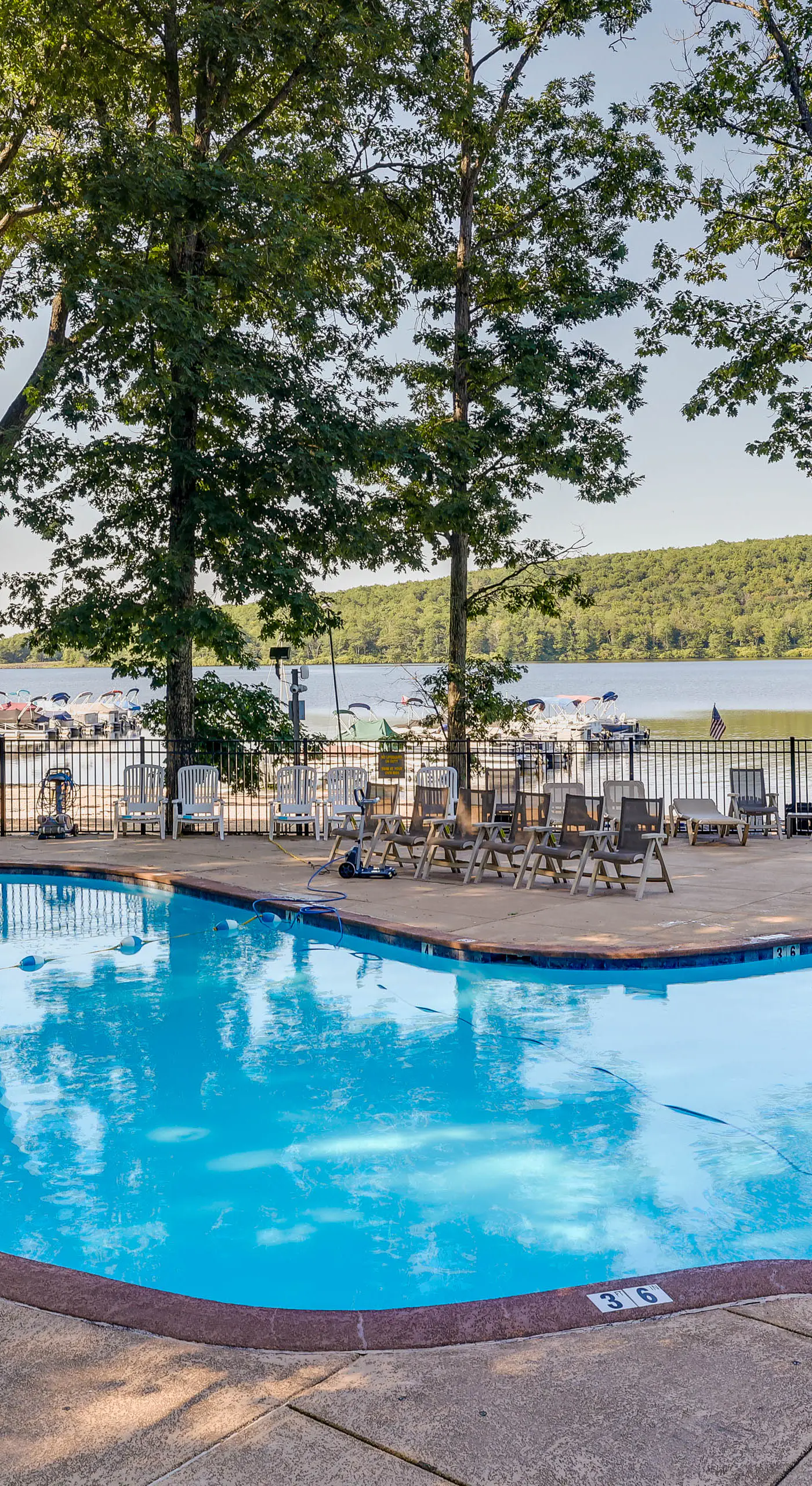 Walk to Big Boulder Mtn & Lake, Home w/ Hot Tub!