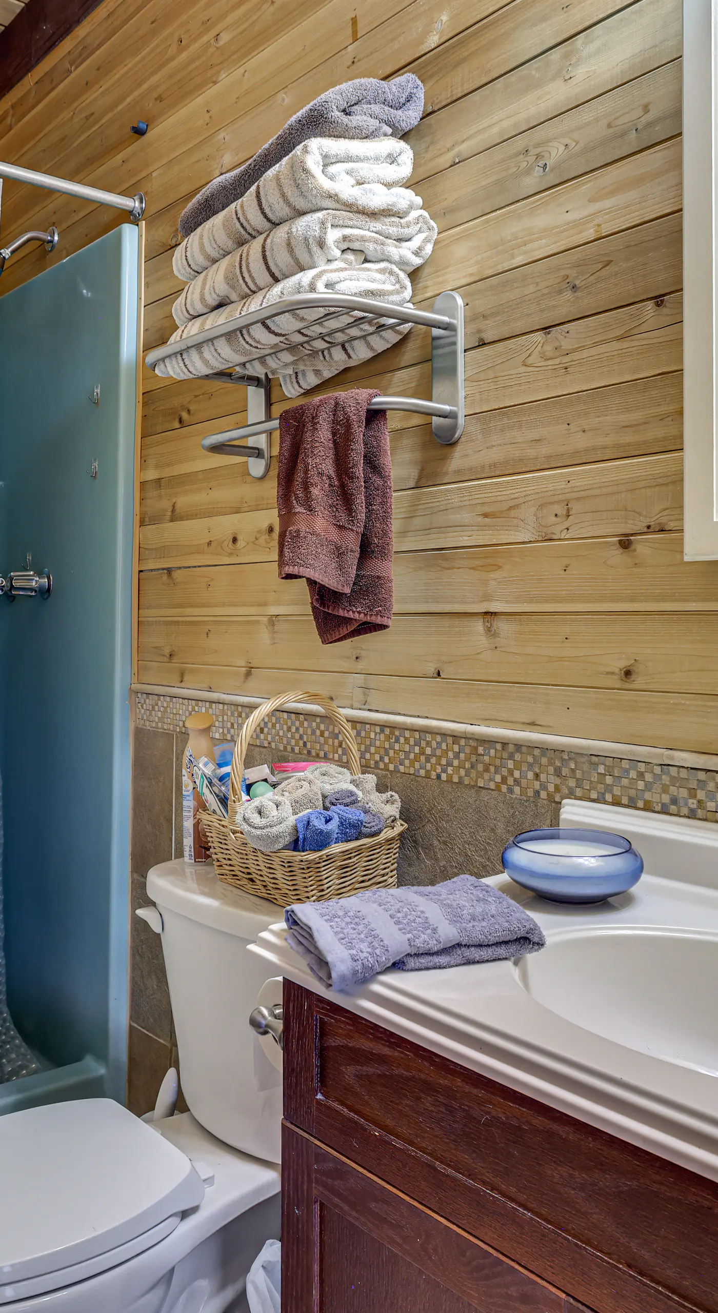 Poconos Retreat in The Hideout Lake Community!