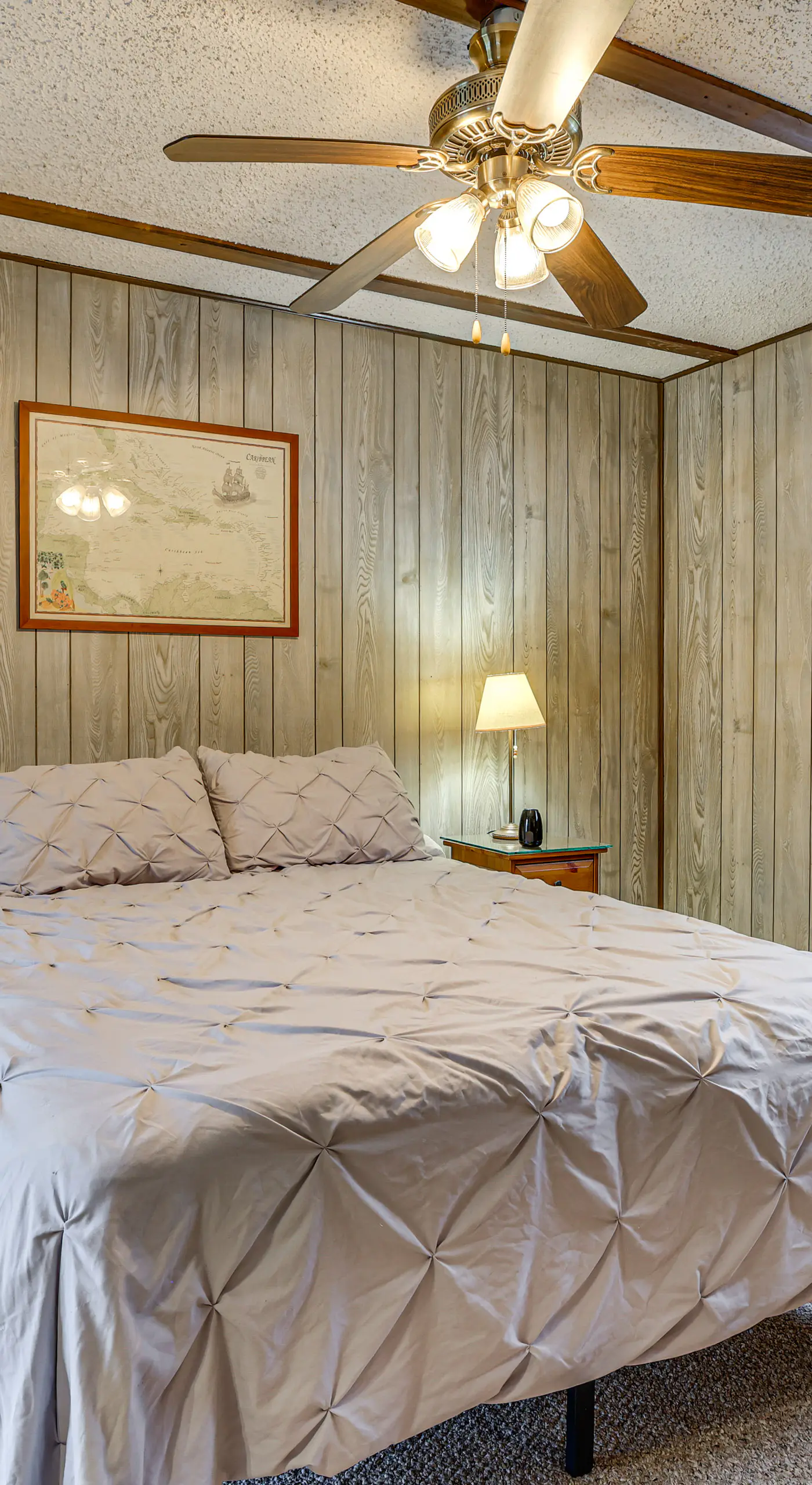 Poconos Retreat in The Hideout Lake Community!