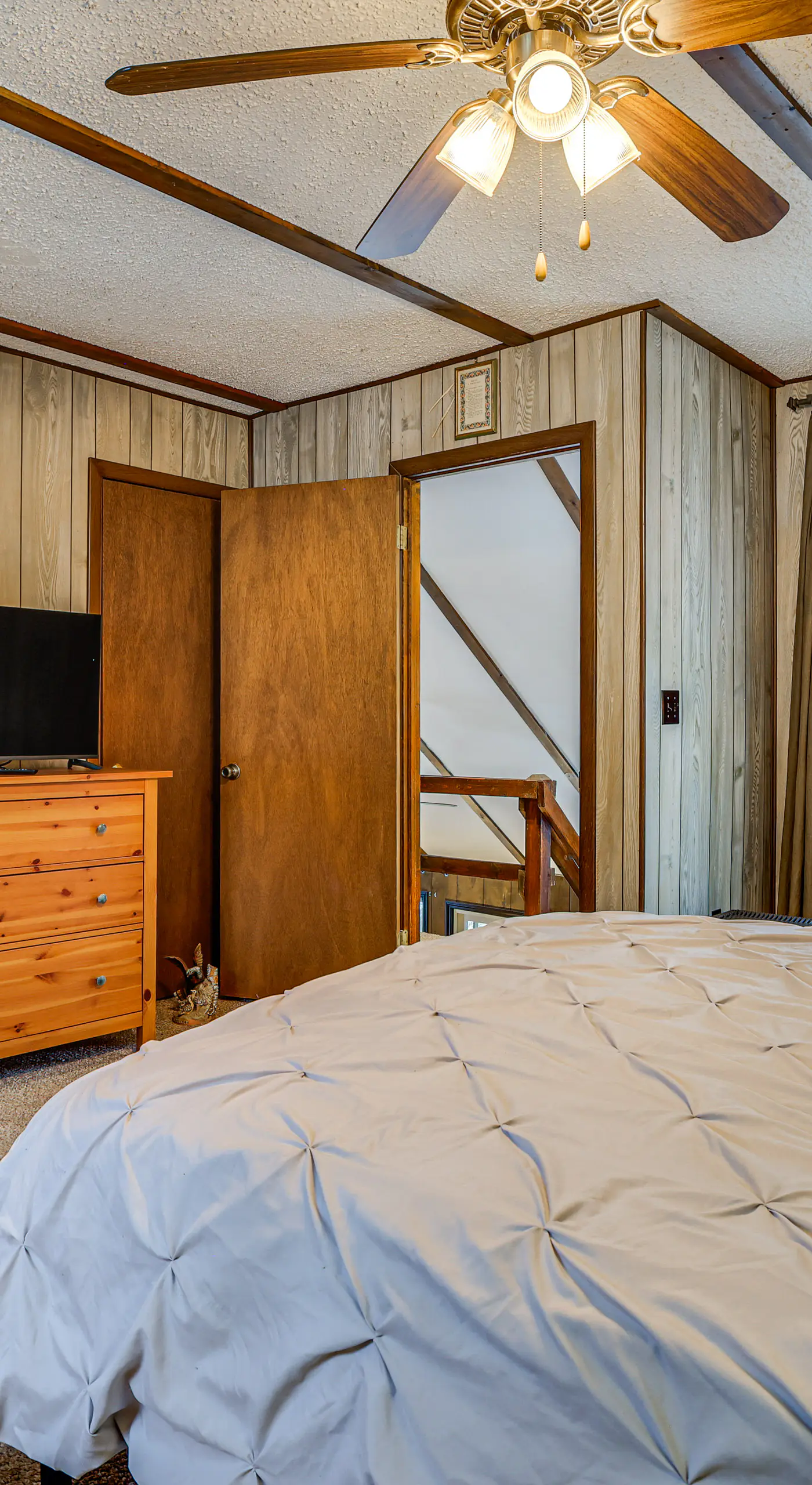 Poconos Retreat in The Hideout Lake Community!