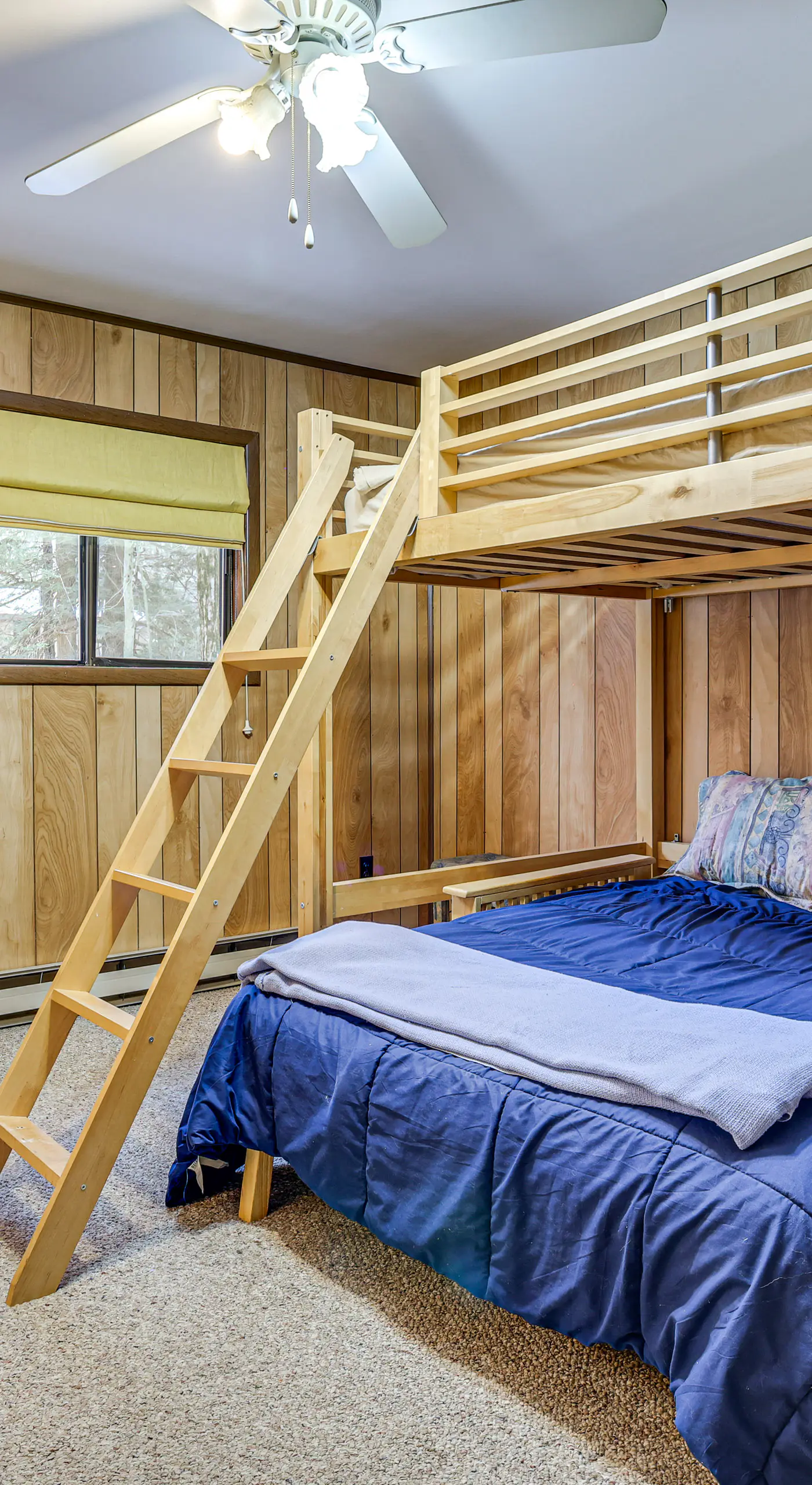 Poconos Retreat in The Hideout Lake Community!