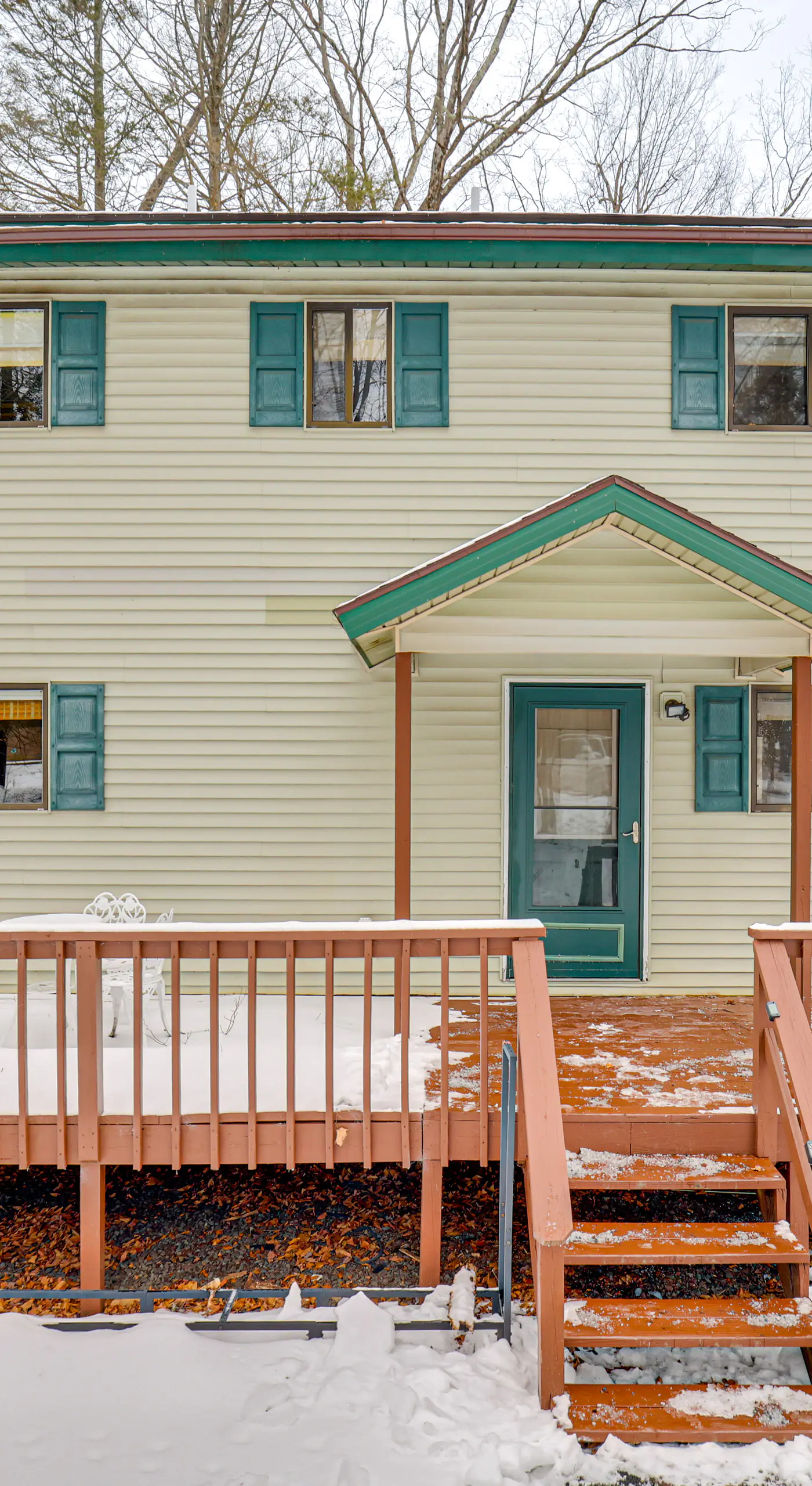 Poconos Retreat in The Hideout Lake Community!