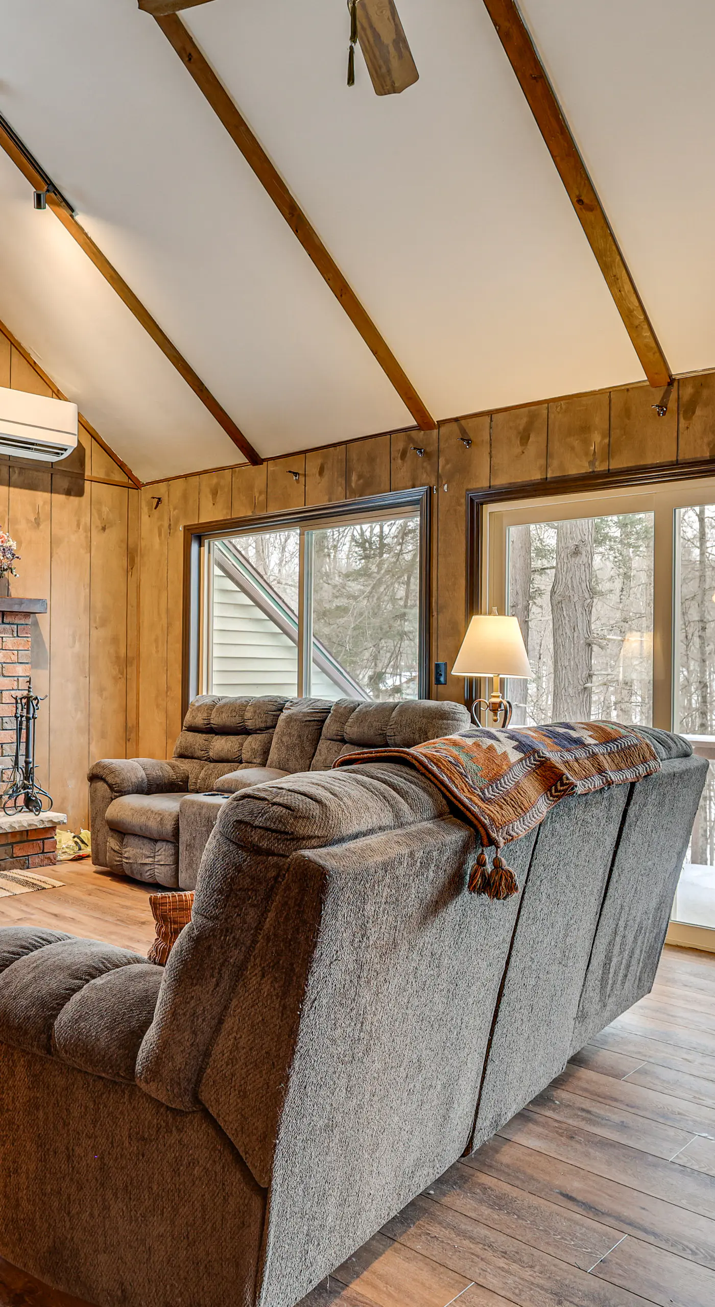 Poconos Retreat in The Hideout Lake Community!