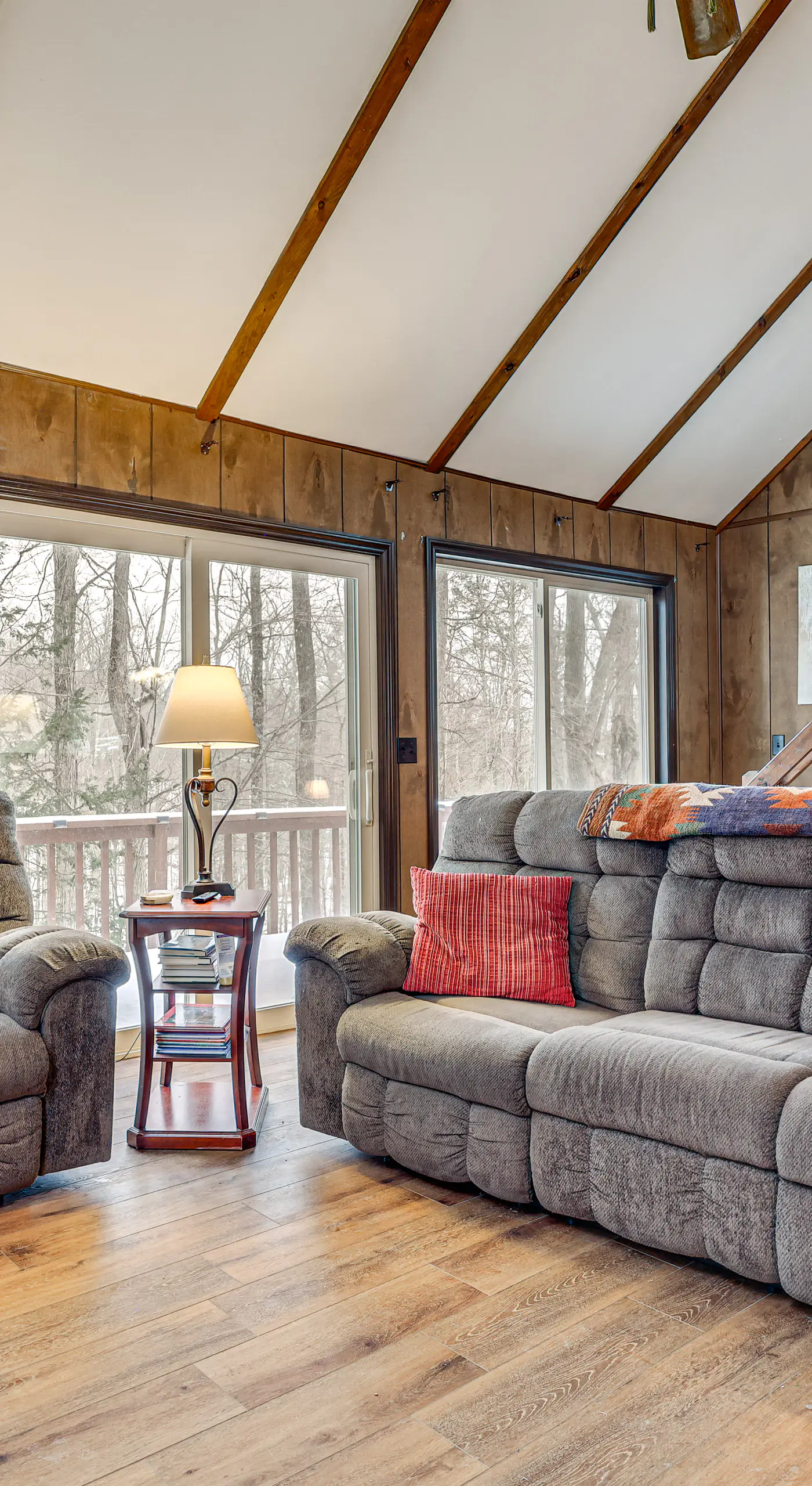Poconos Retreat in The Hideout Lake Community!