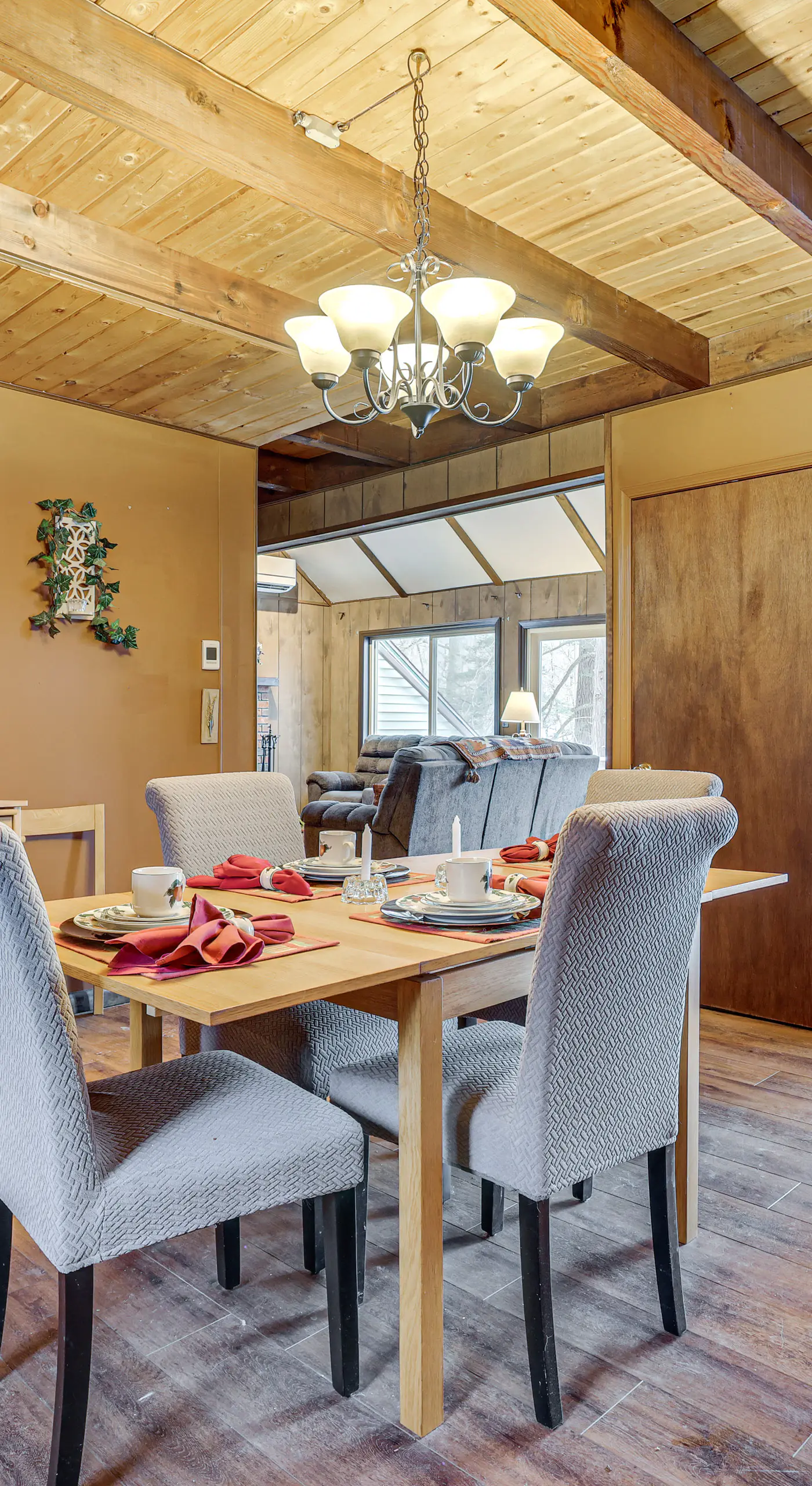Poconos Retreat in The Hideout Lake Community!