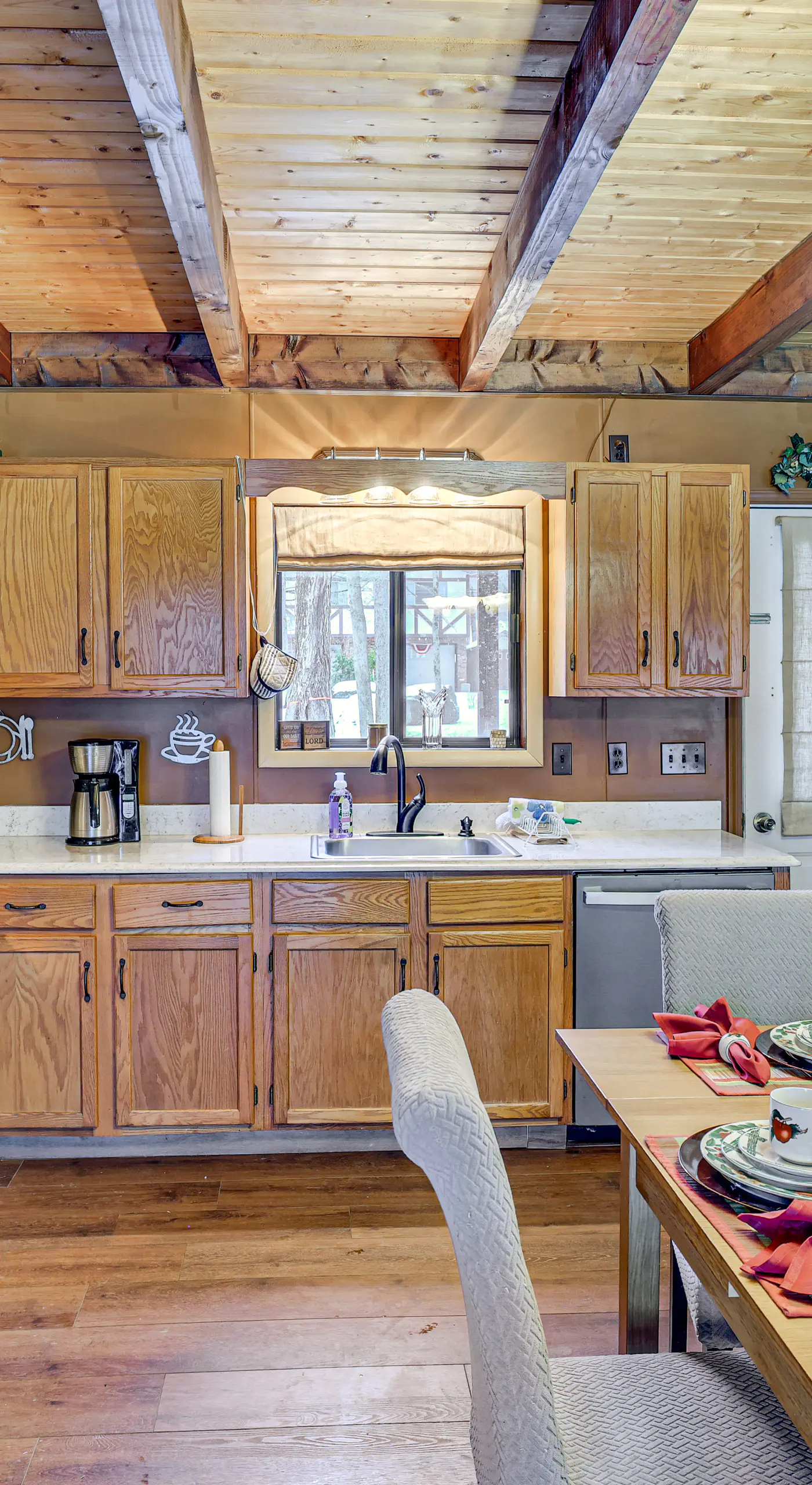 Poconos Retreat in The Hideout Lake Community!