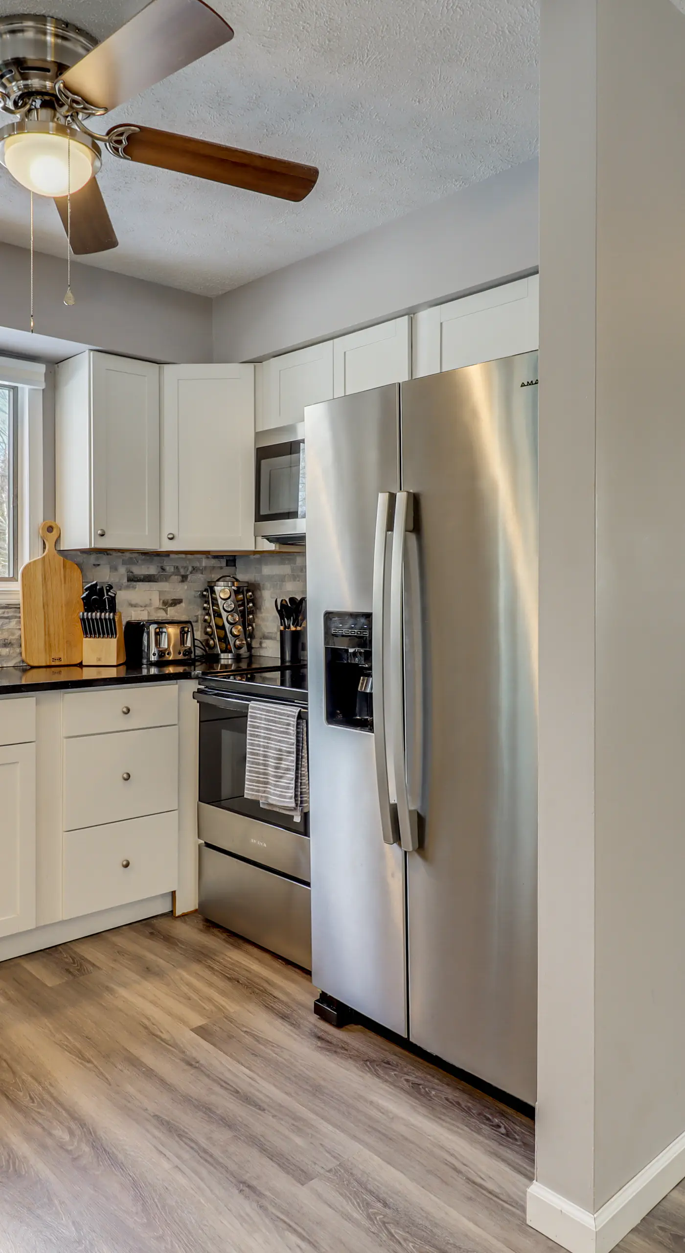 Contemporary House in Lakeside Community! Poconos