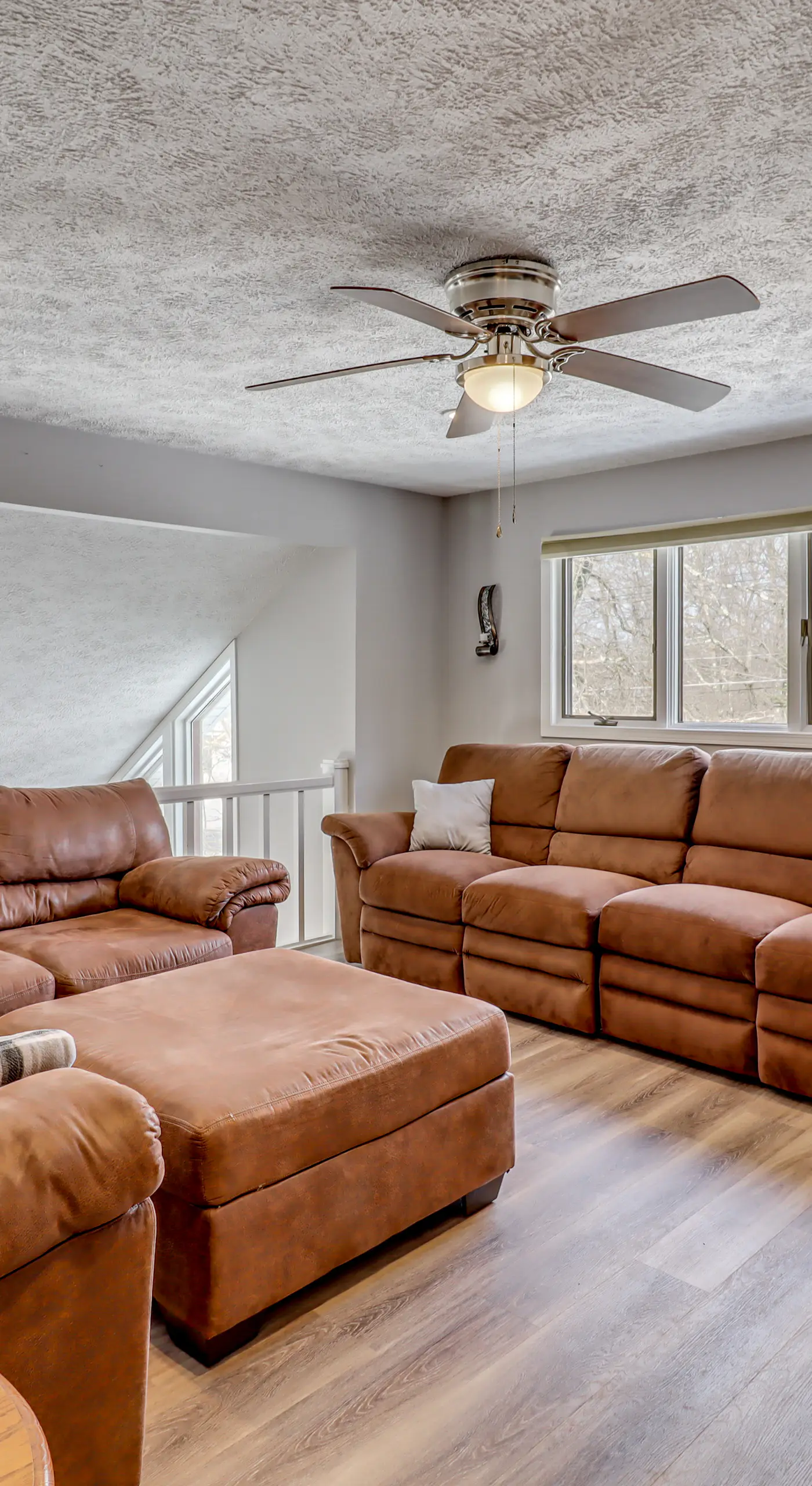 Contemporary House in Lakeside Community! Poconos