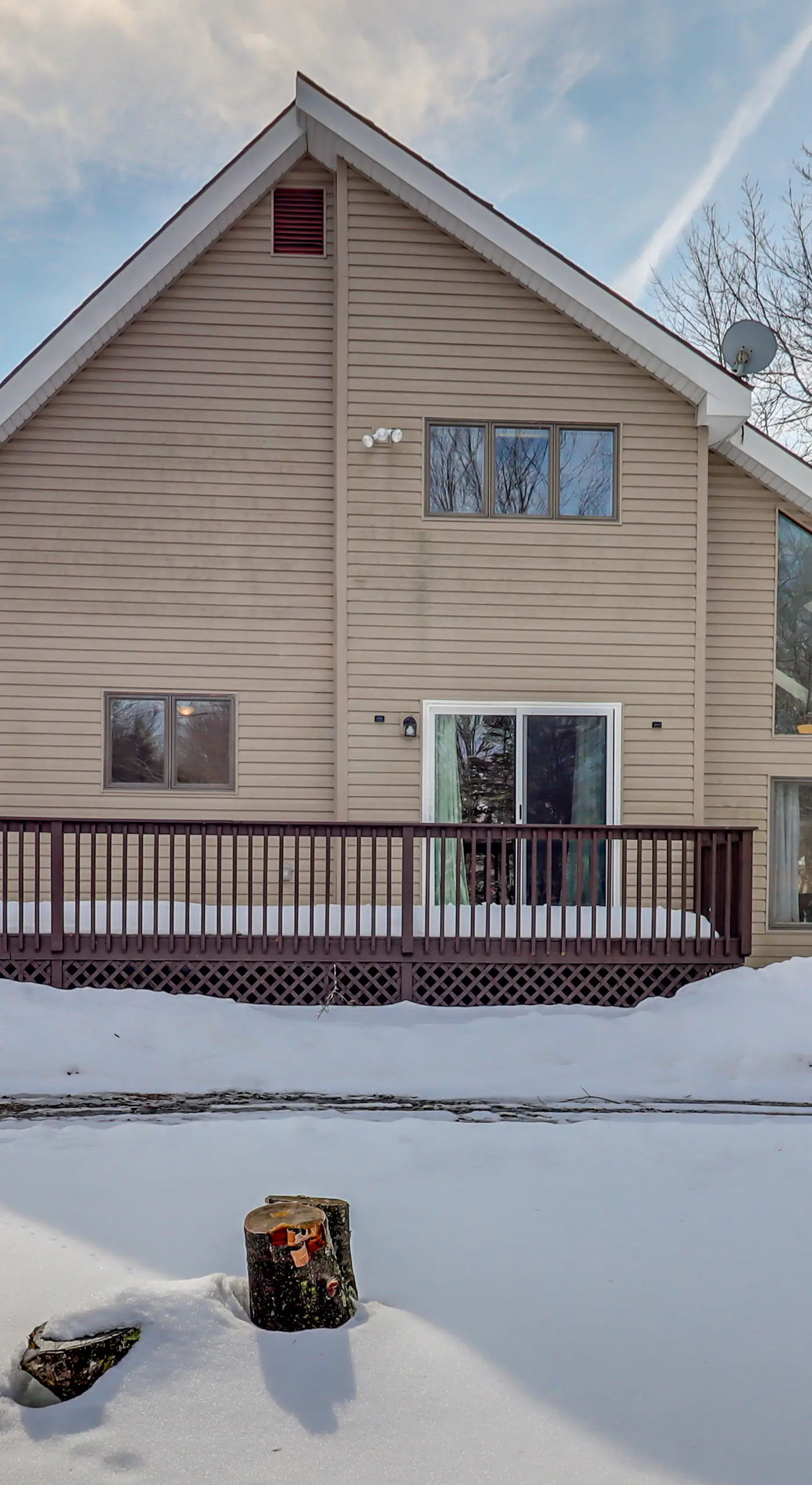 Contemporary House in Lakeside Community! Poconos