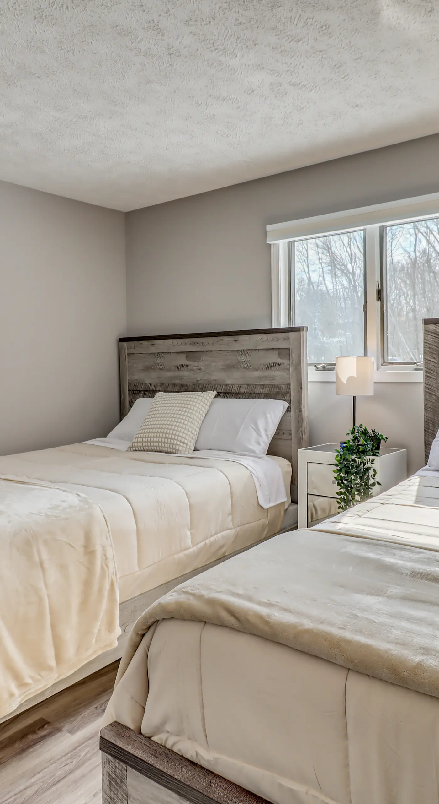 Contemporary House in Lakeside Community! Poconos