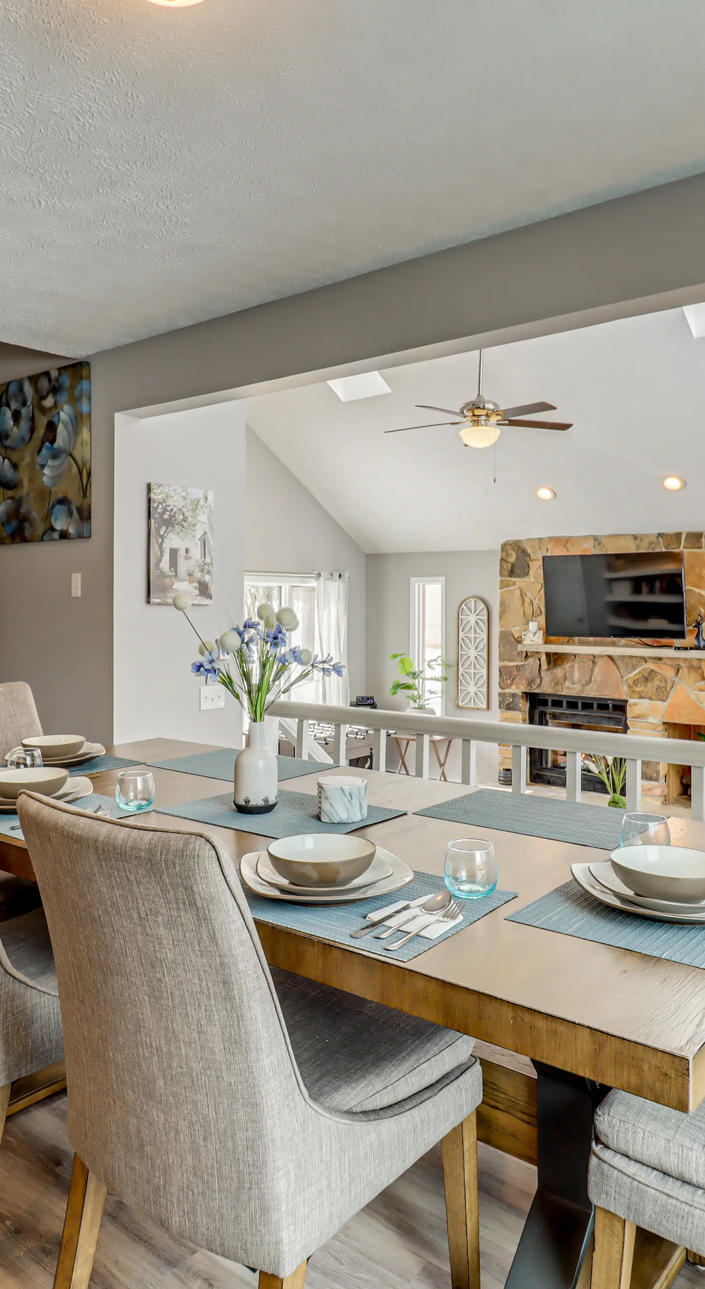 Contemporary House in Lakeside Community! Poconos