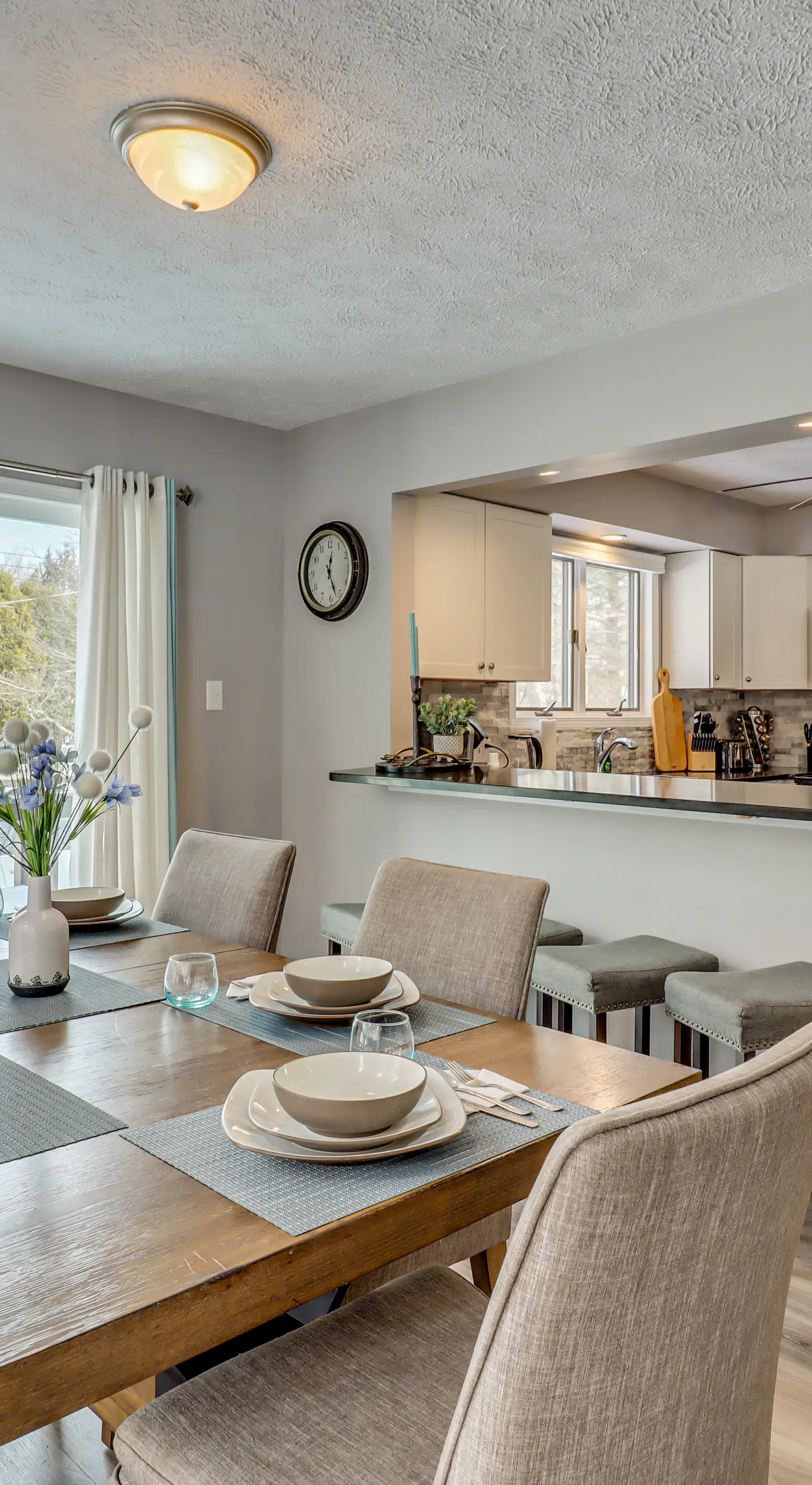 Contemporary House in Lakeside Community! Poconos