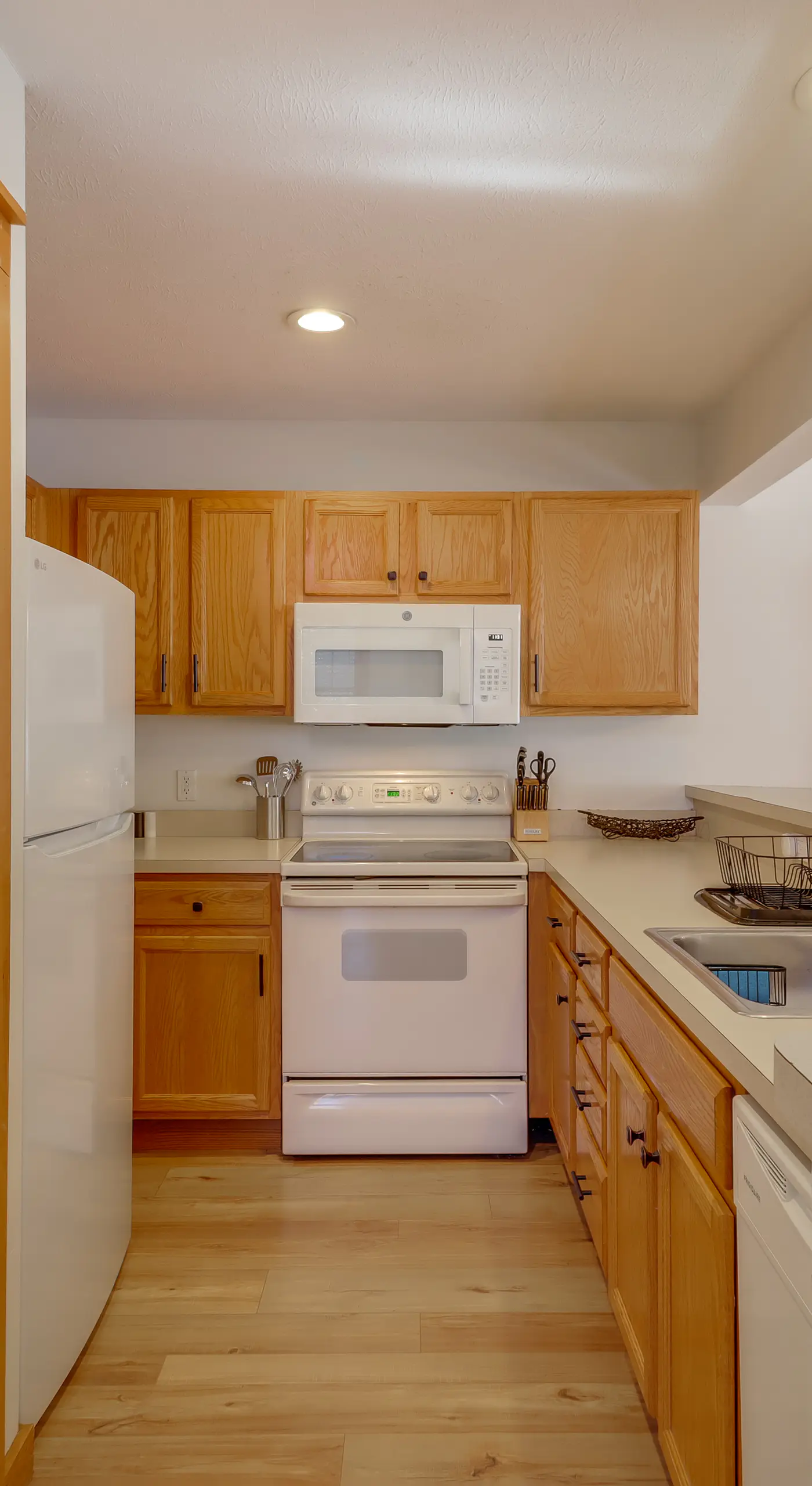 Near Slopes, Trails & Fun! Camelback Townhome