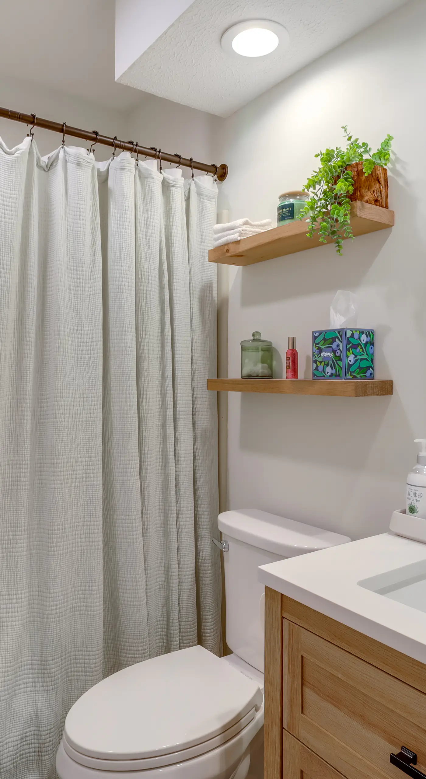 Near Slopes, Trails & Fun! Camelback Townhome