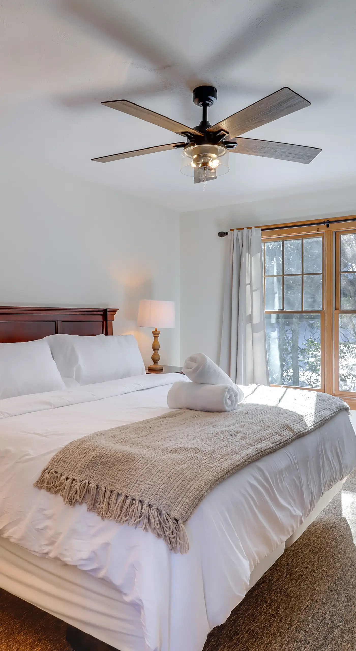 Near Slopes, Trails & Fun! Camelback Townhome