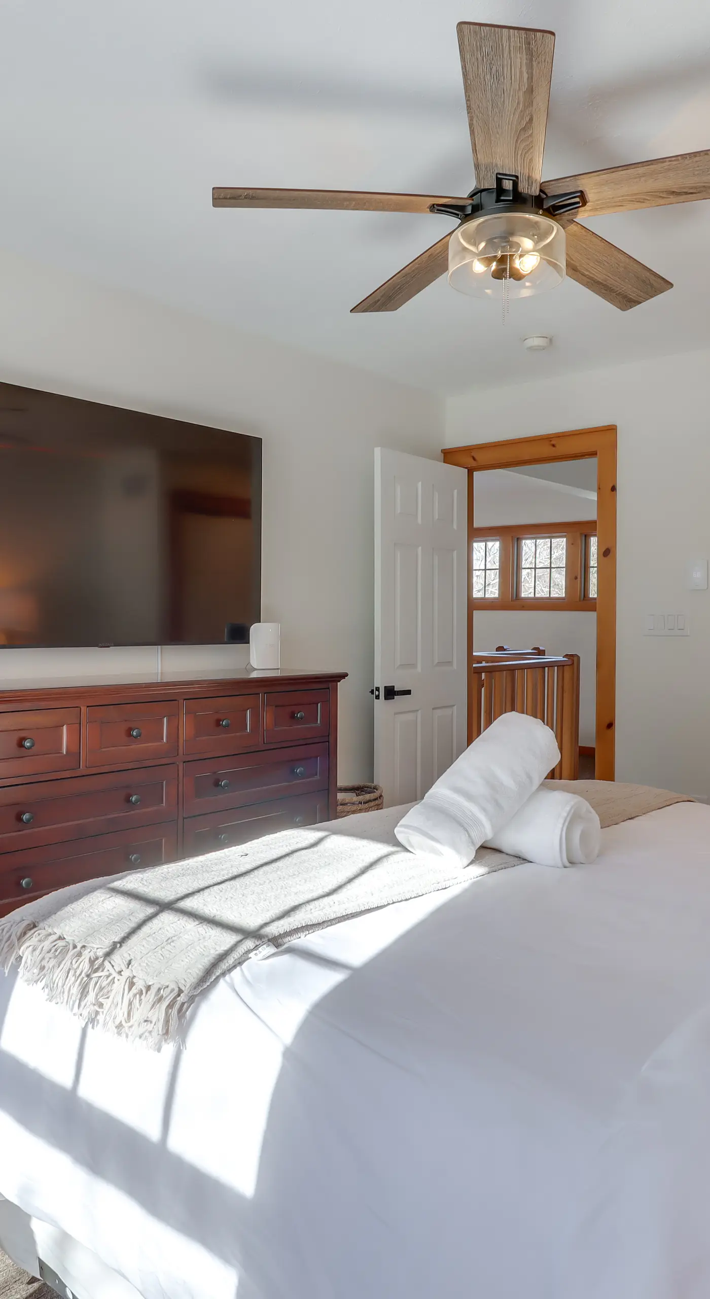 Near Slopes, Trails & Fun! Camelback Townhome