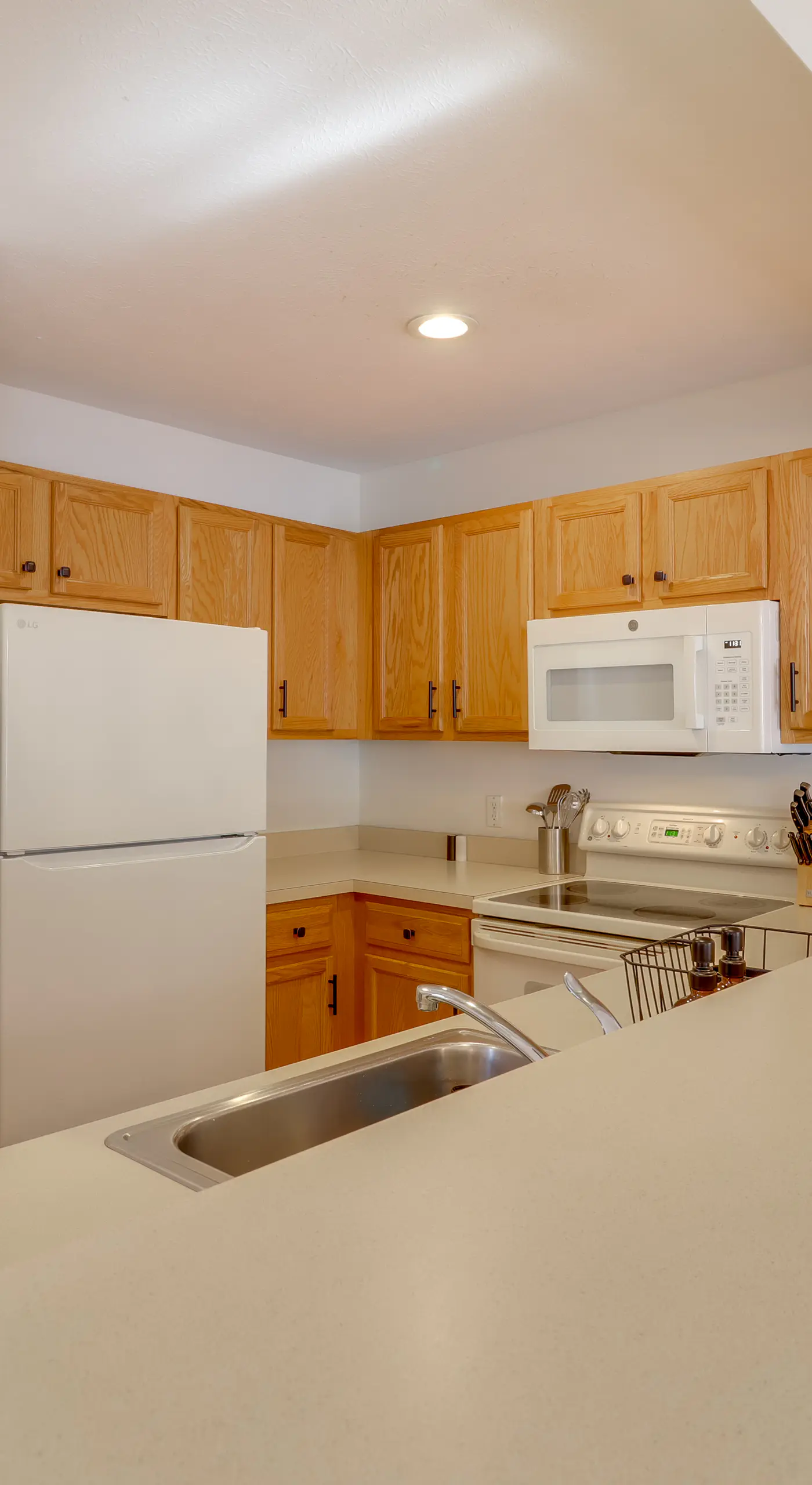 Near Slopes, Trails & Fun! Camelback Townhome