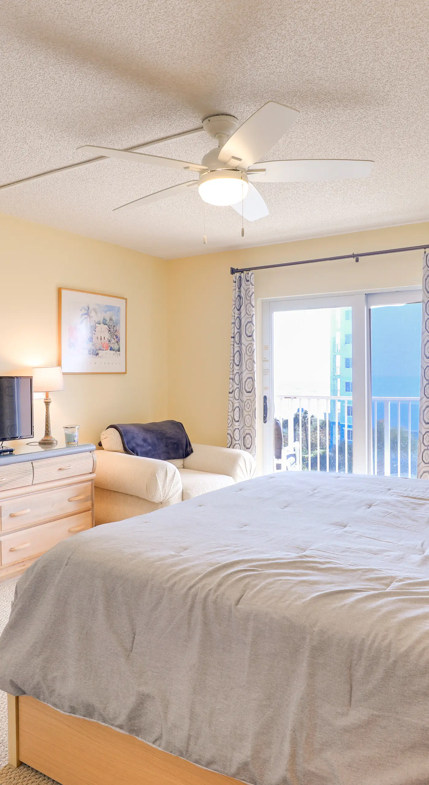 Oceanfront Cocoa Beach Condo w/ View: Walk to Pier
