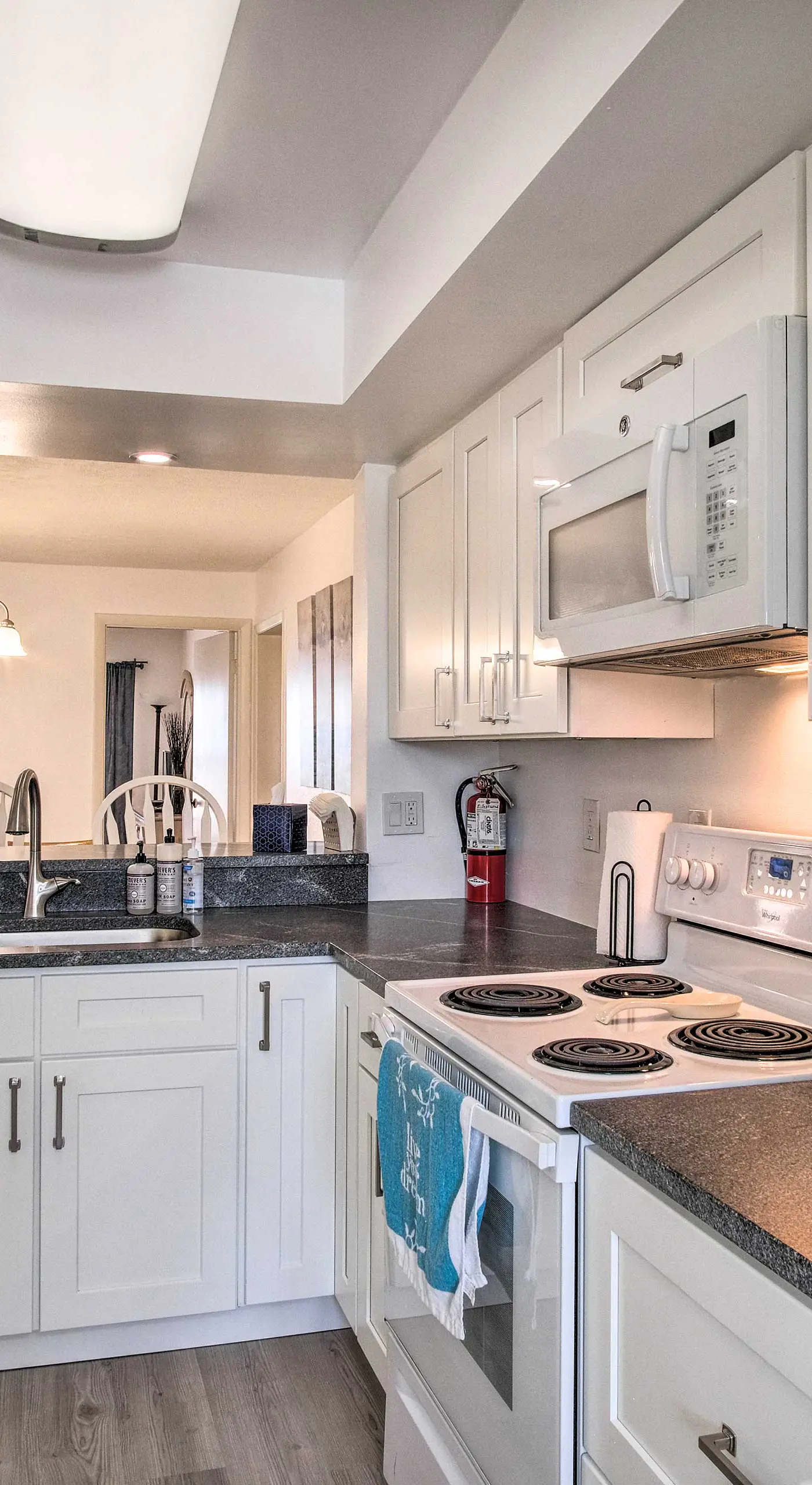 Sunny Cocoa Beach Condo w/ Balcony & Pool Access