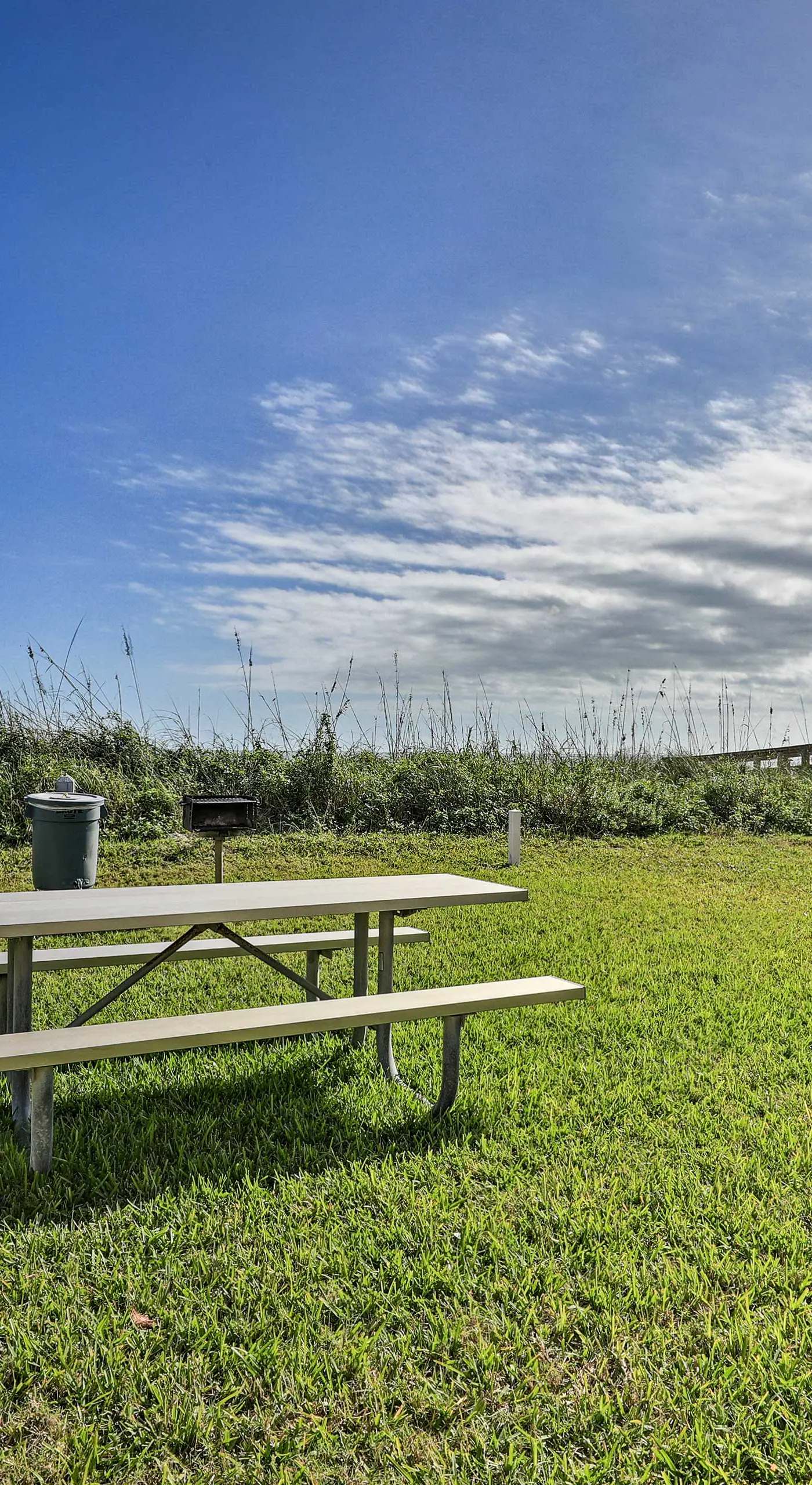 Sunny Cocoa Beach Condo w/ Balcony & Pool Access