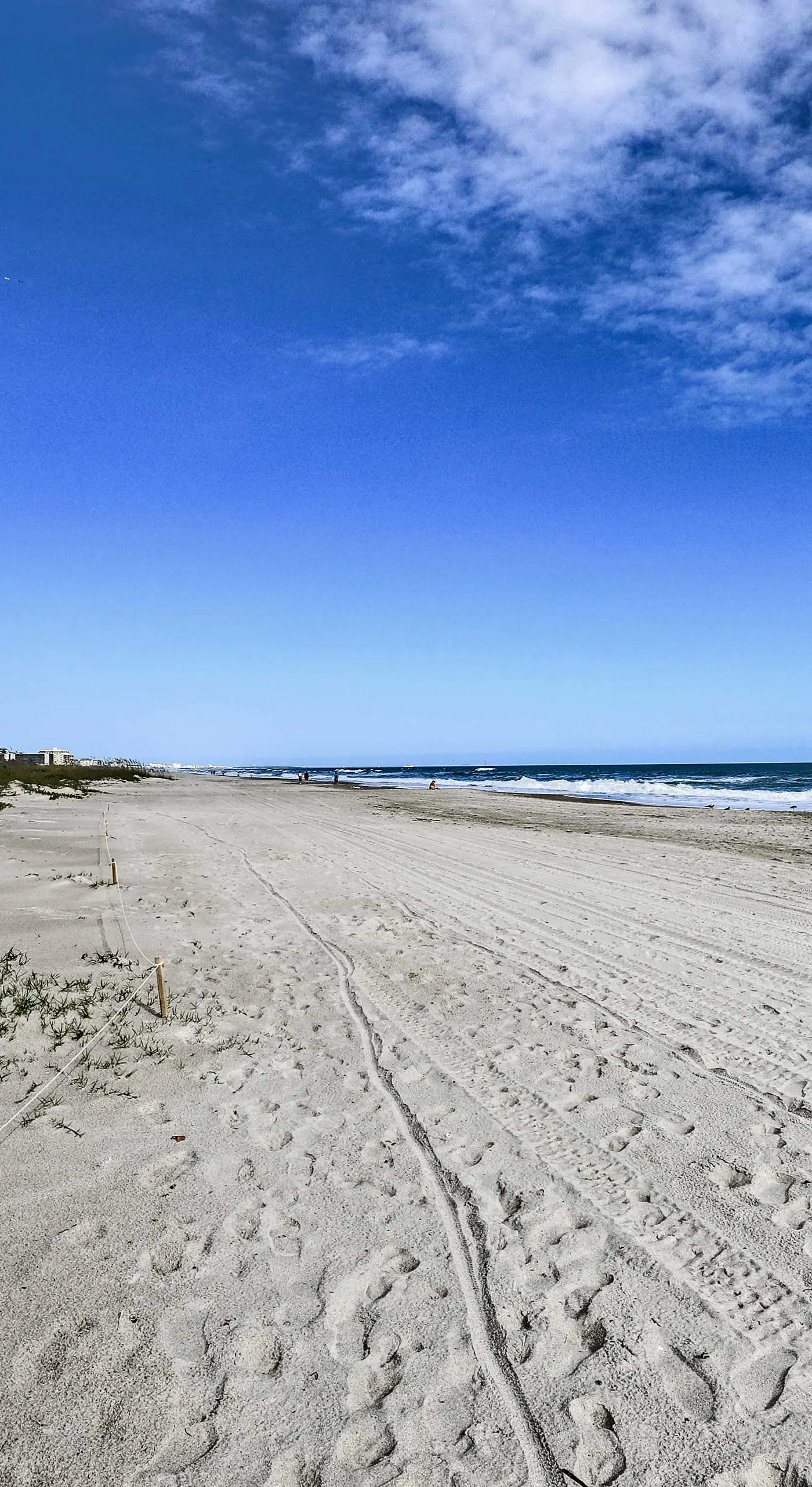 Sunny Cocoa Beach Condo w/ Balcony & Pool Access