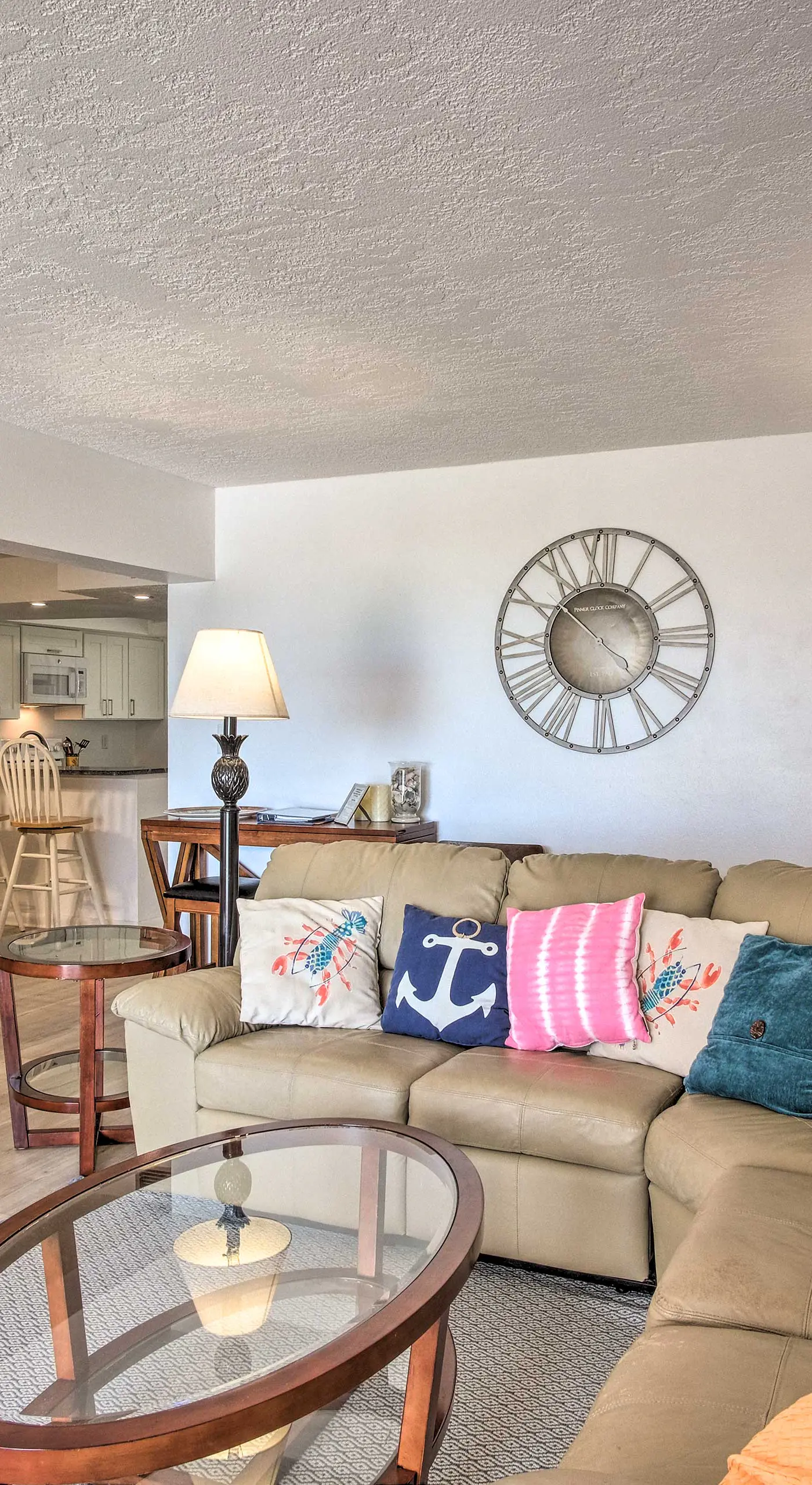 Sunny Cocoa Beach Condo w/ Balcony & Pool Access