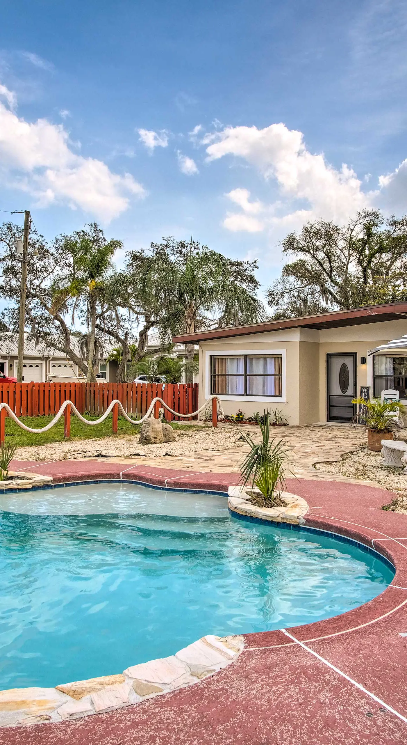 Cozy Melbourne Home w/ Deck & Pool: 5 Mi to Beach!