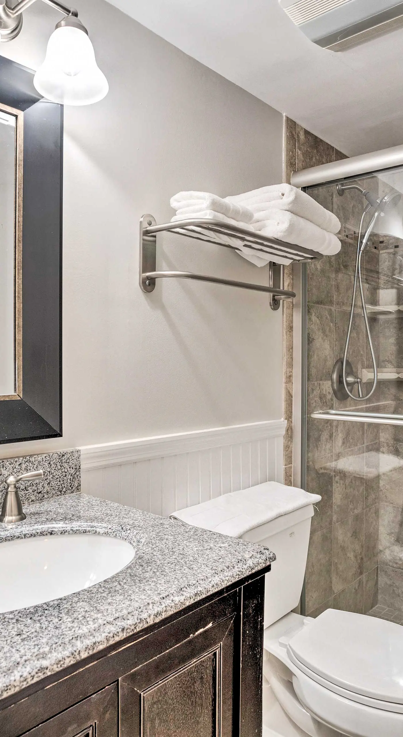 Jupiter Condo w/ Pool Access, Walk to Beach!