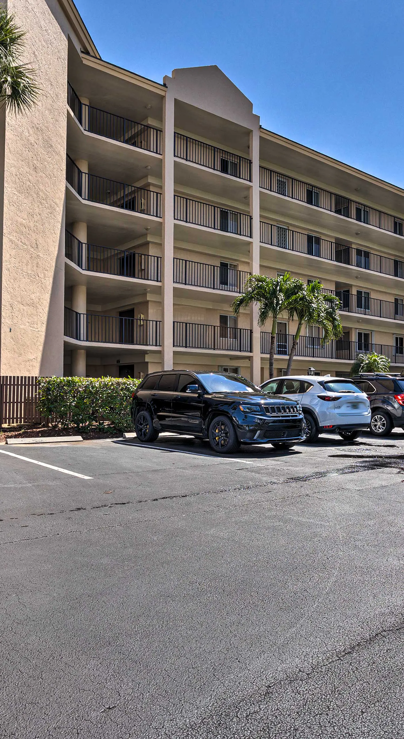 Jupiter Condo w/ Pool Access, Walk to Beach!