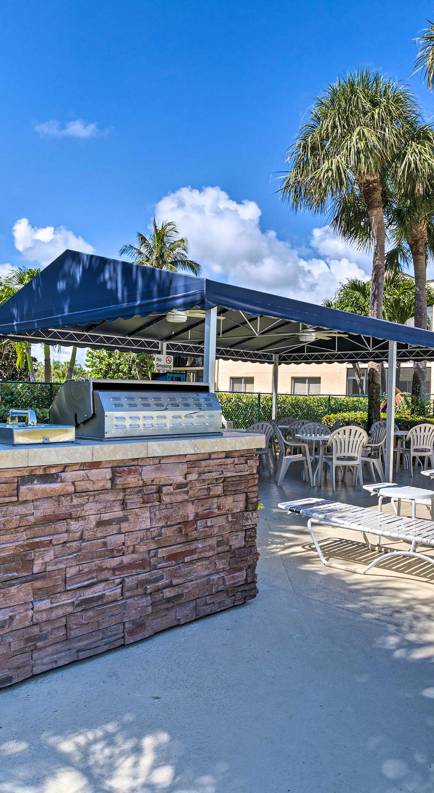 Jupiter Condo w/ Pool Access, Walk to Beach!