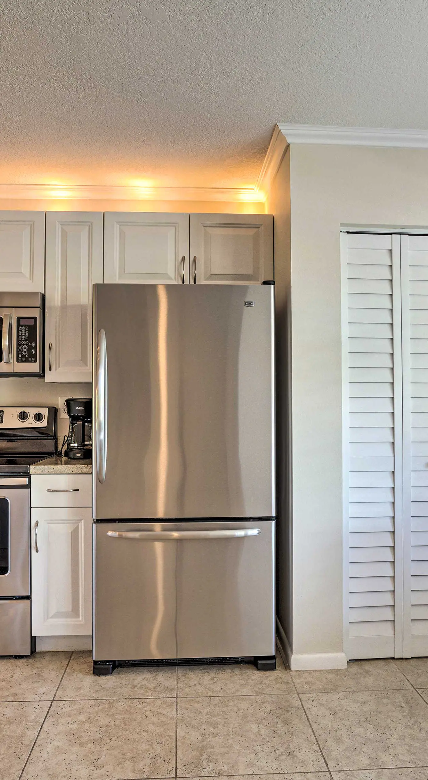 Jupiter Condo w/ Pool Access, Walk to Beach!