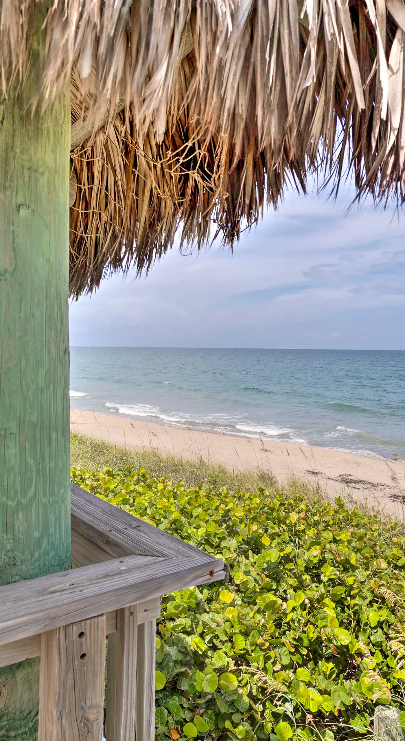 Boat Lovers Paradise: Walk to Private Beach!