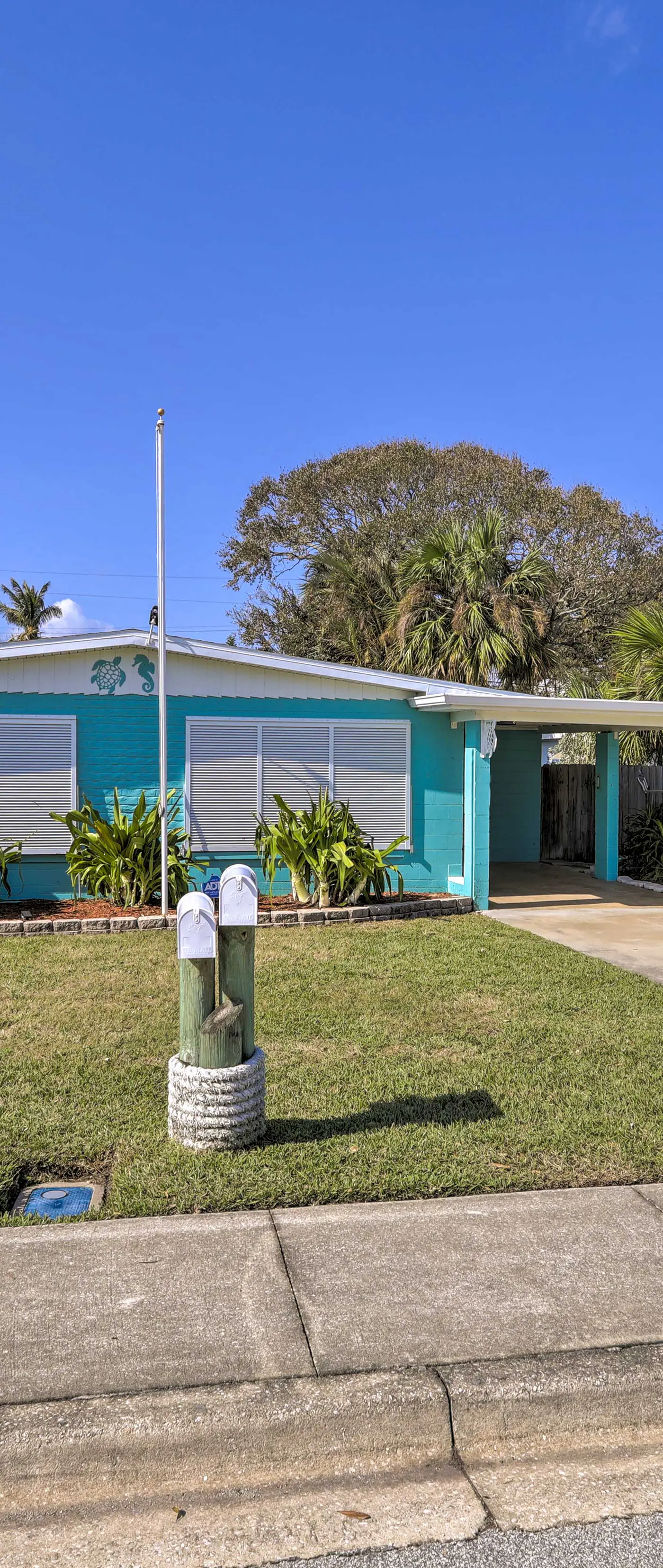 Cute & Cozy Florida Duplex: Walk to Beaches!