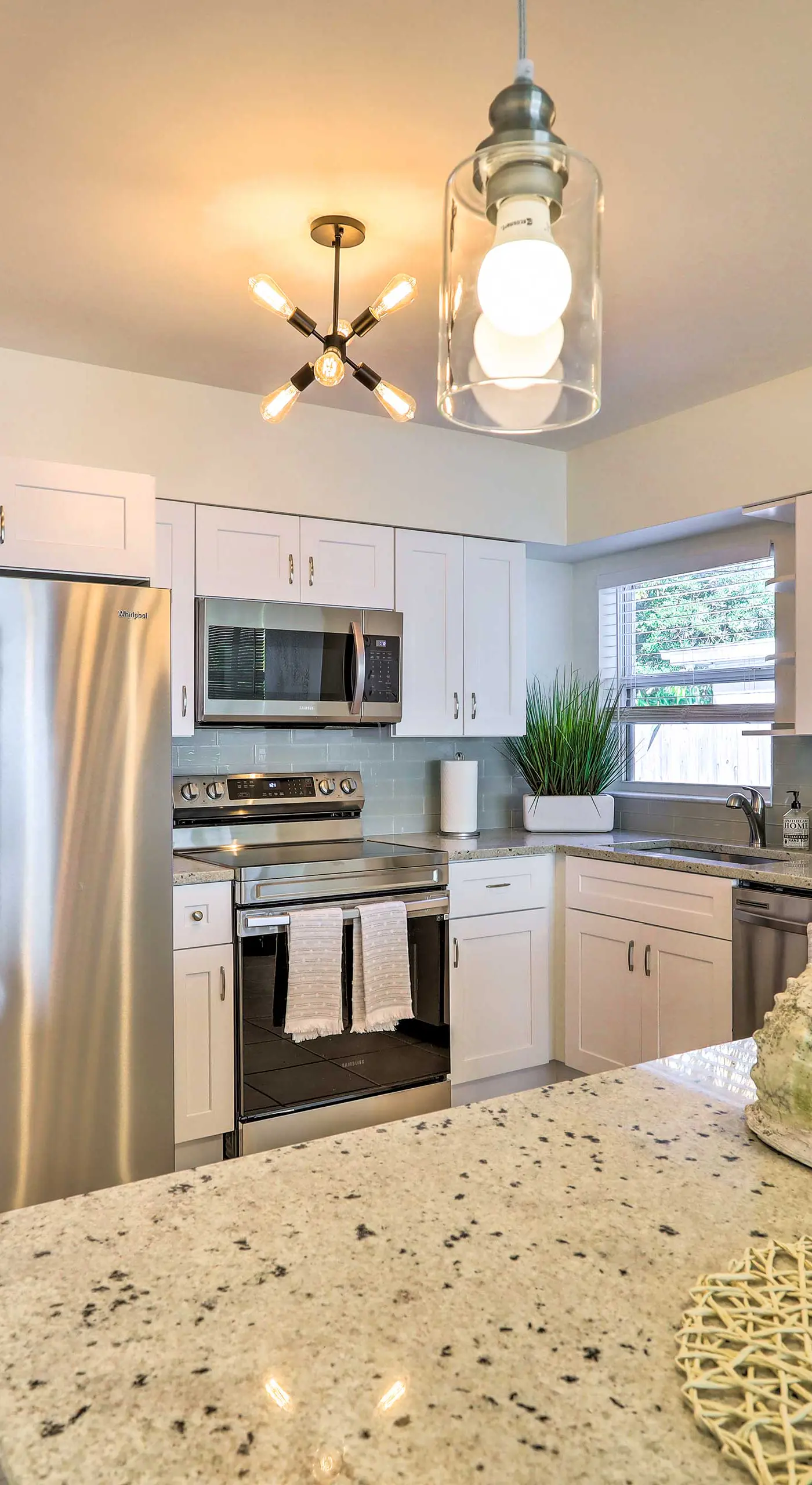 Cute & Cozy Florida Duplex: Walk to Beaches!