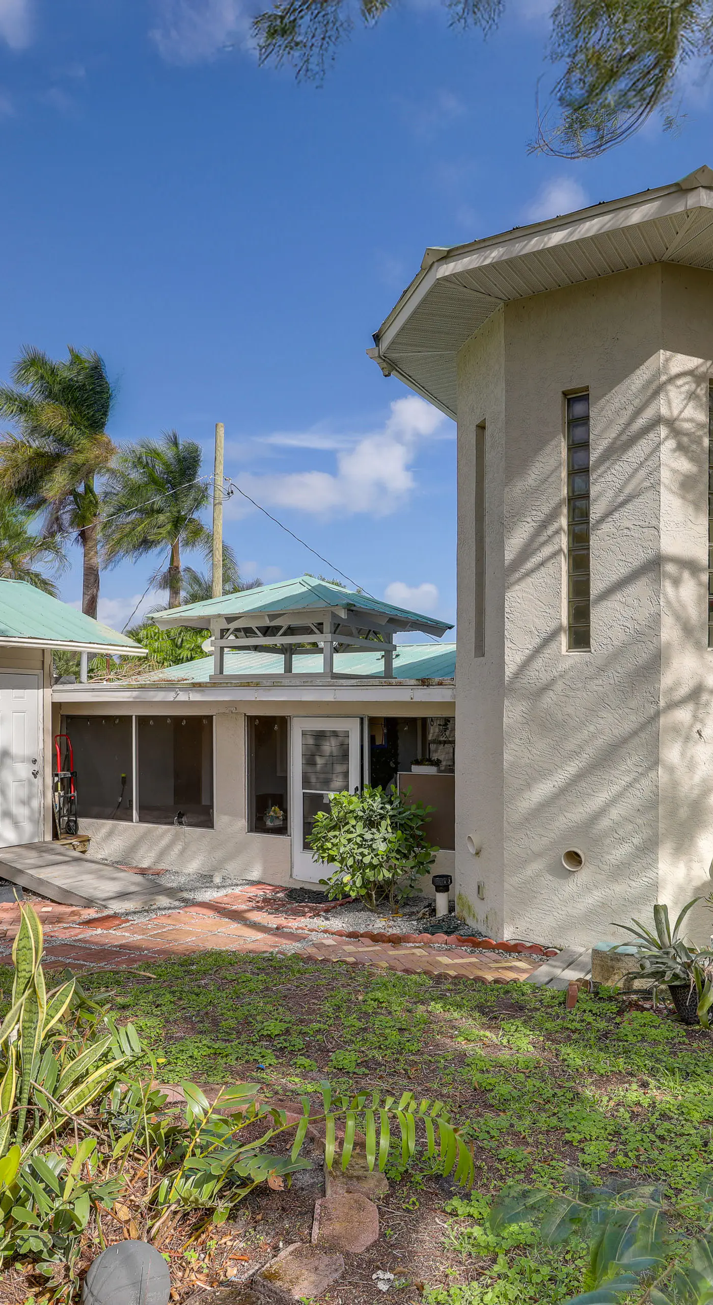 3-Acre Retreat, 3 Mi to Dtwn Jensen! Upscale Home