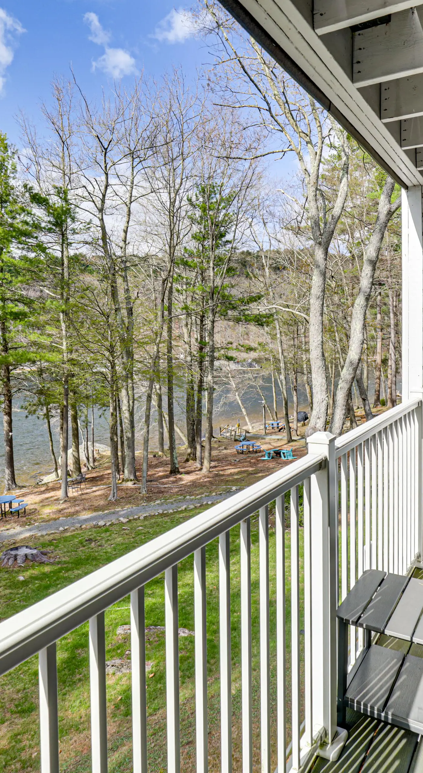 Lake & Boat Slip Access! Family Condo in Greentown