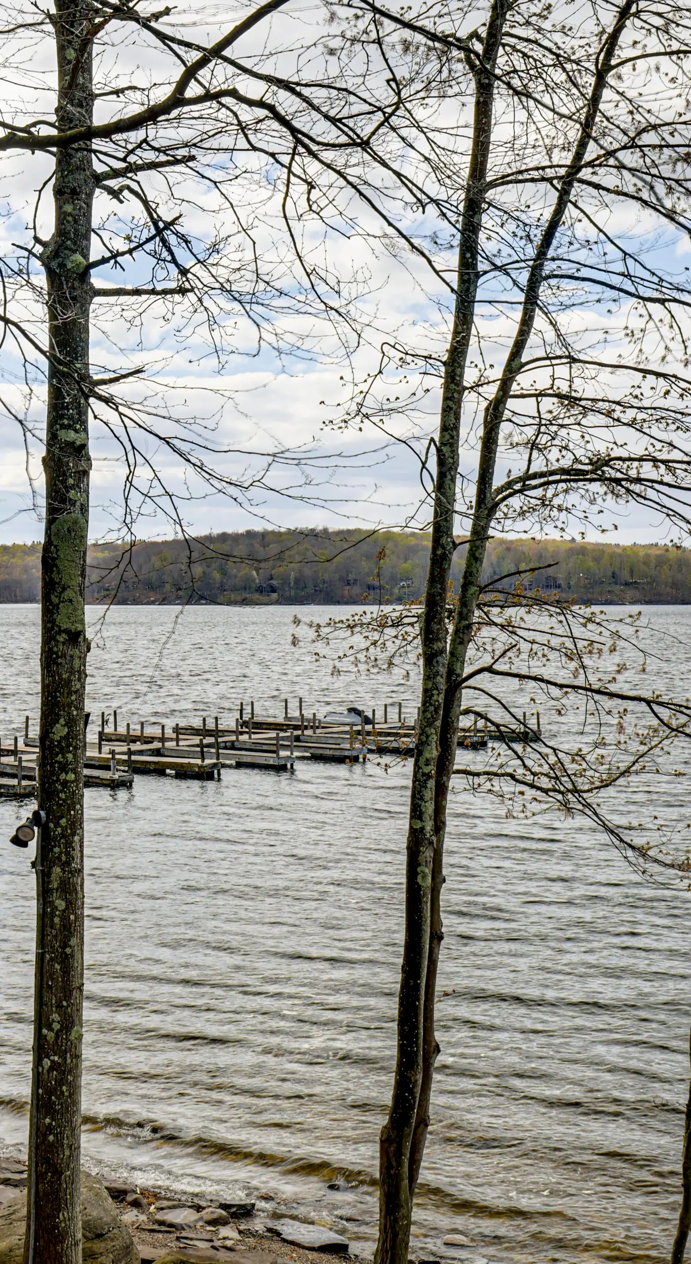 Lake & Boat Slip Access! Family Condo in Greentown