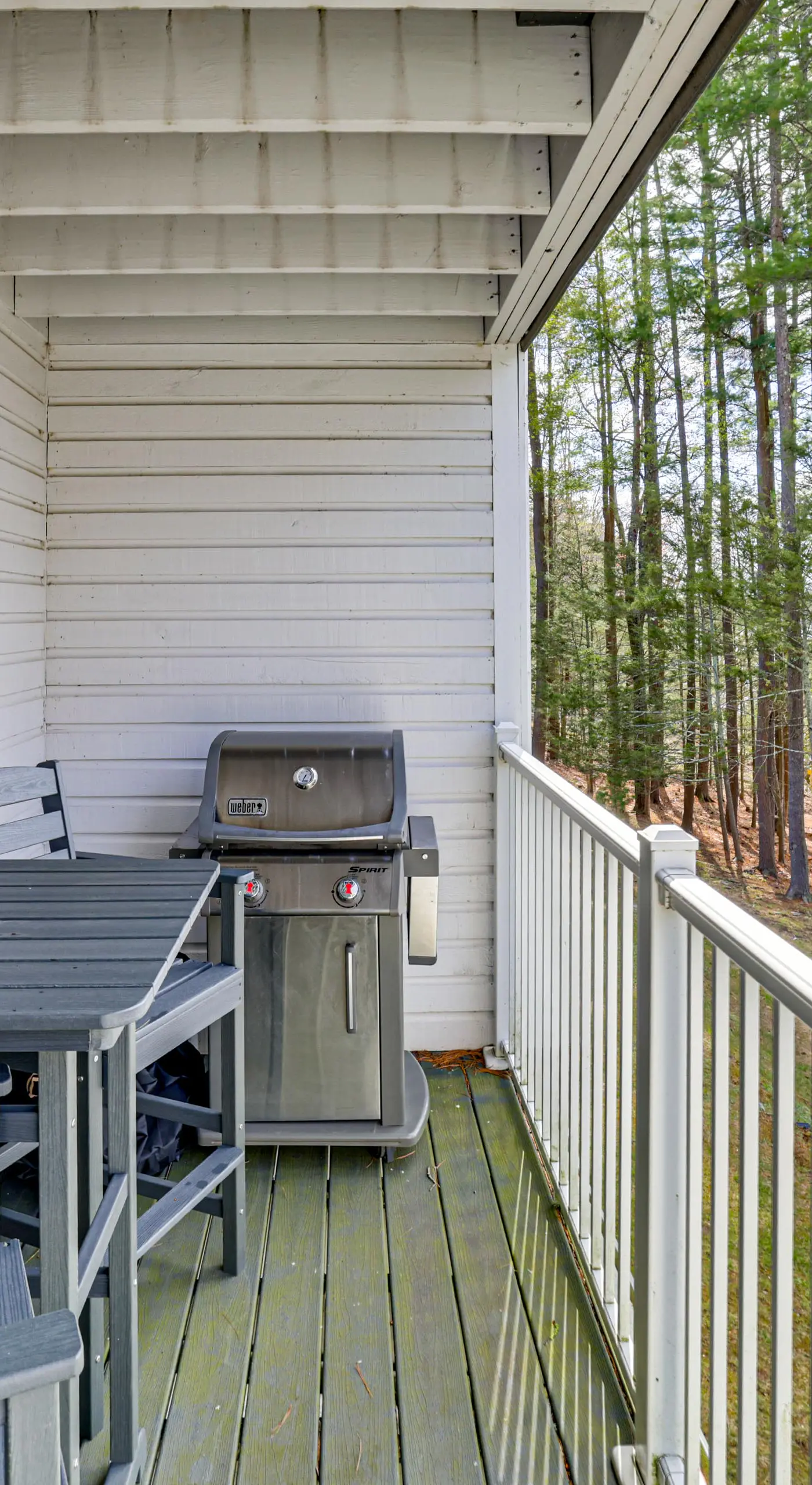 Lake & Boat Slip Access! Family Condo in Greentown