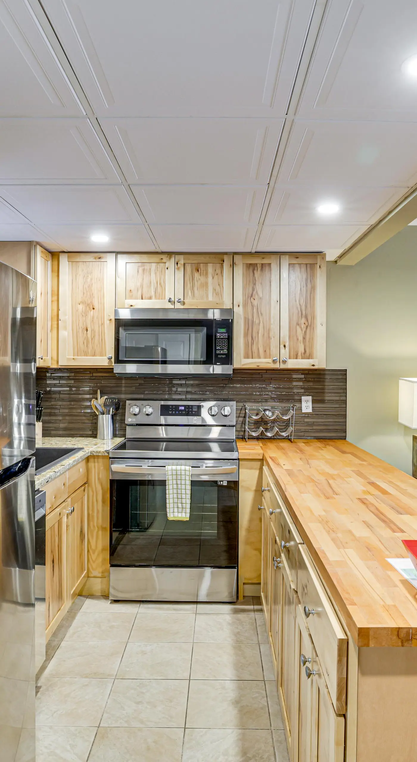 Lake & Boat Slip Access! Family Condo in Greentown