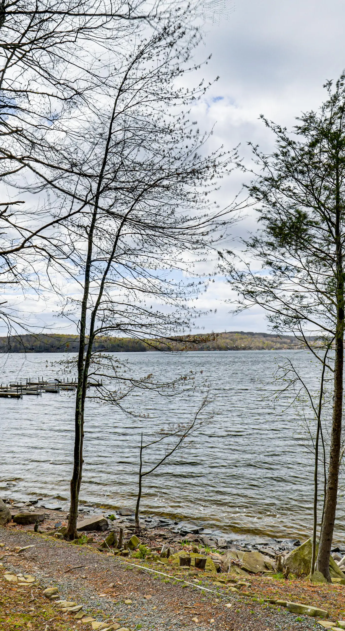 Lake & Boat Slip Access! Family Condo in Greentown