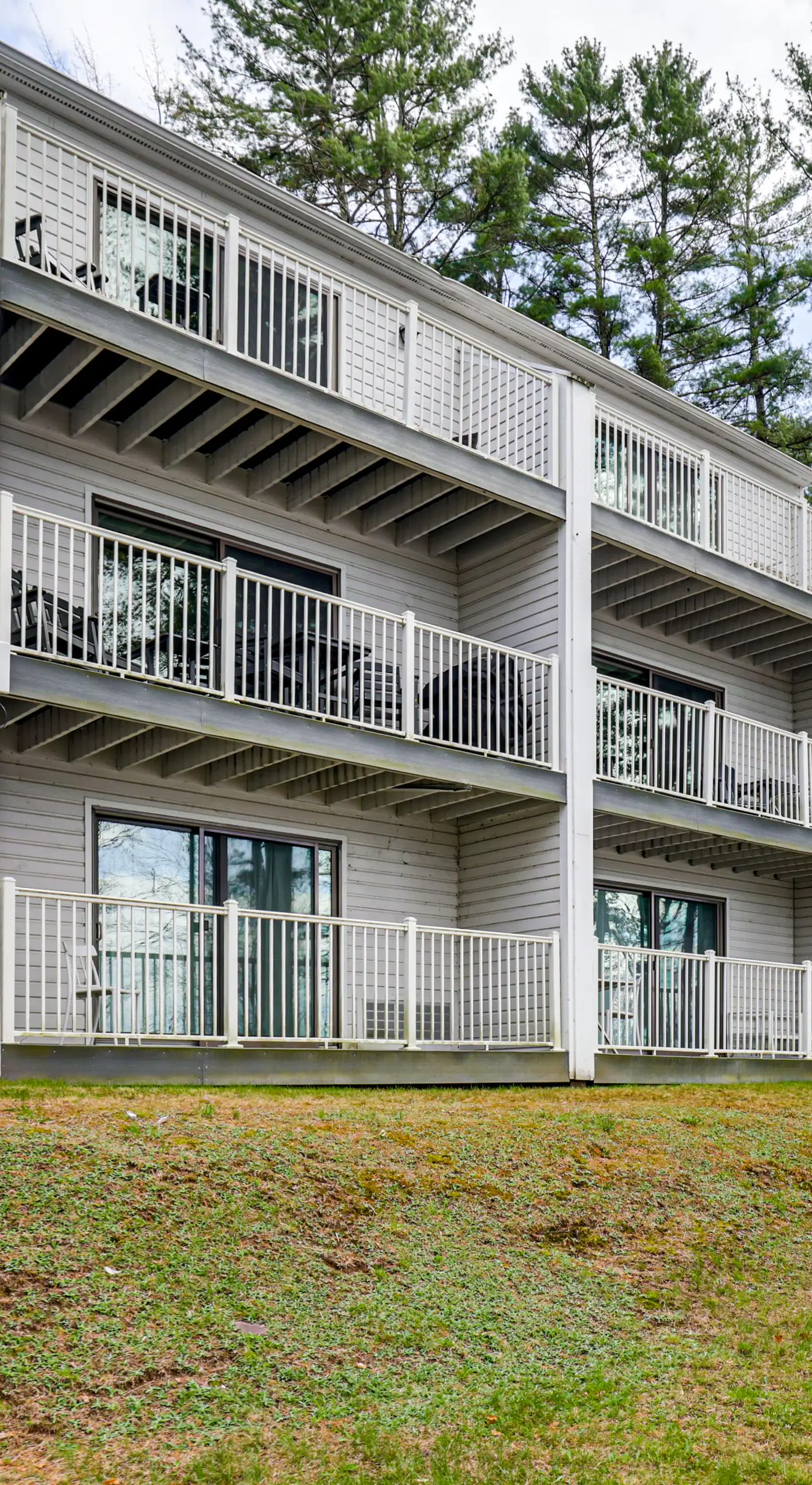 Lake & Boat Slip Access! Family Condo in Greentown