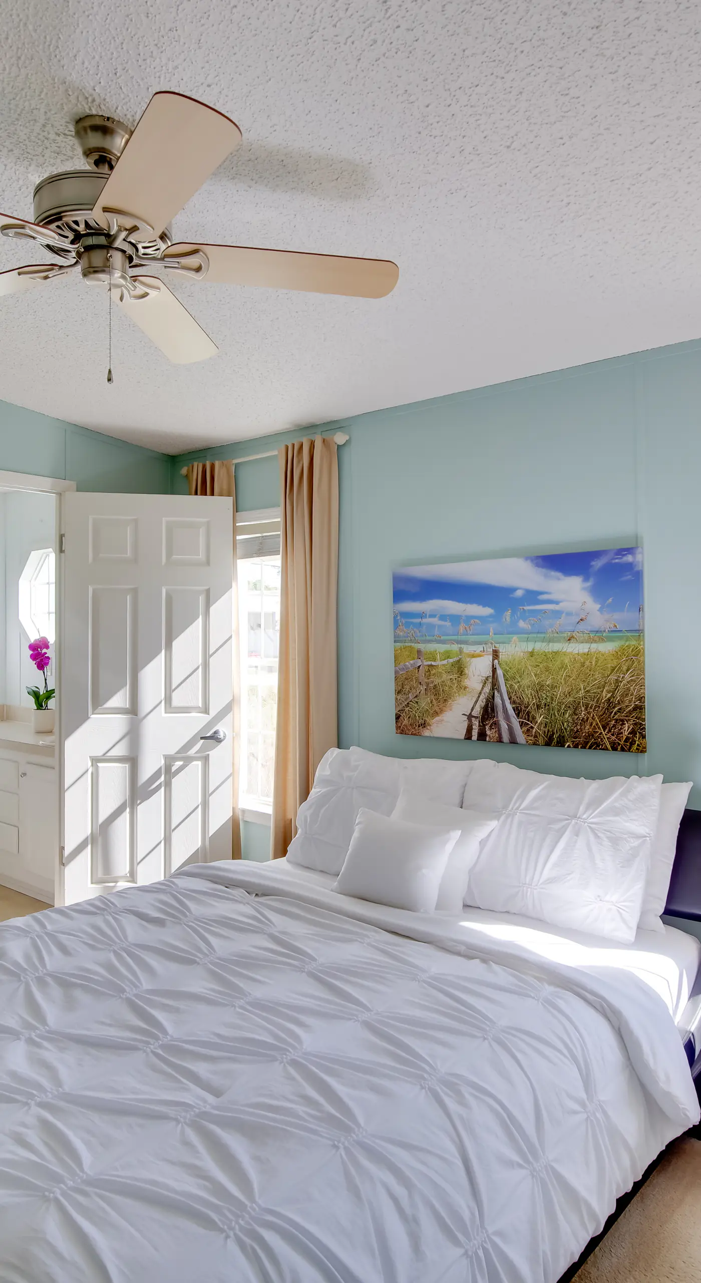 Sebastien Cottage w/ Screened Porch, 5 Mi to Beach