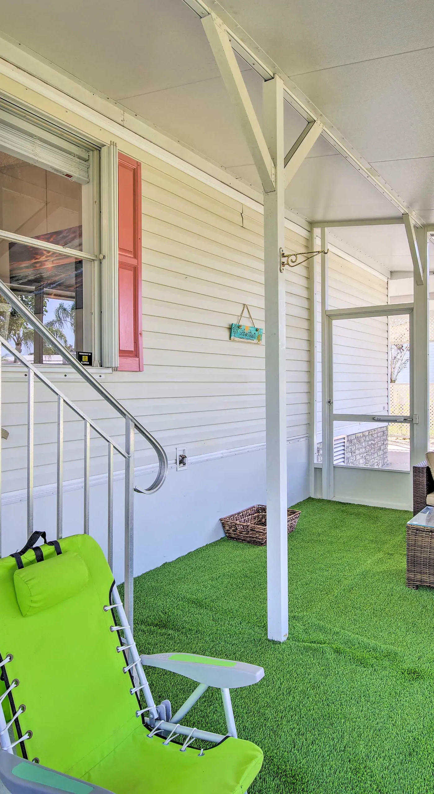 Sebastien Cottage w/ Screened Porch, 5 Mi to Beach