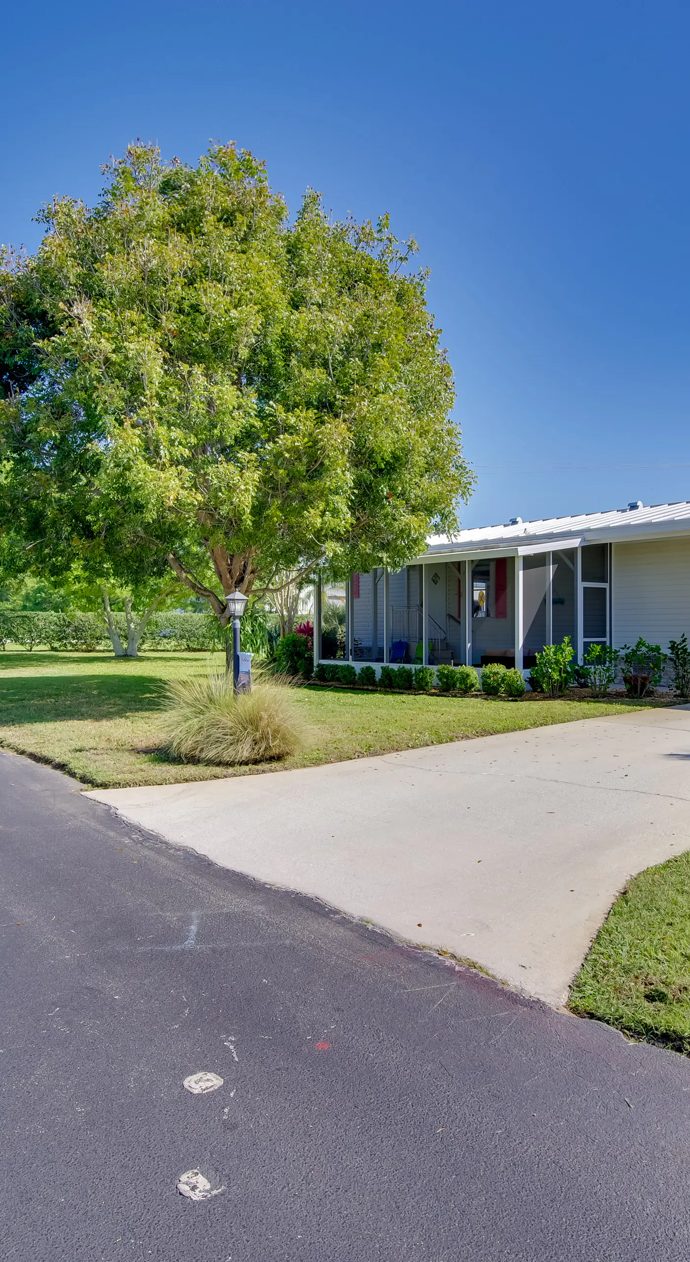 Sebastien Cottage w/ Screened Porch, 5 Mi to Beach