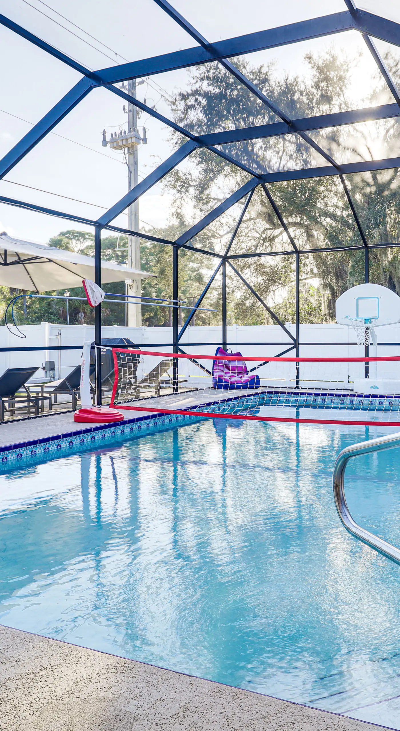 Luxe Jupiter Home w/ Pool House, Near Golf & Beach